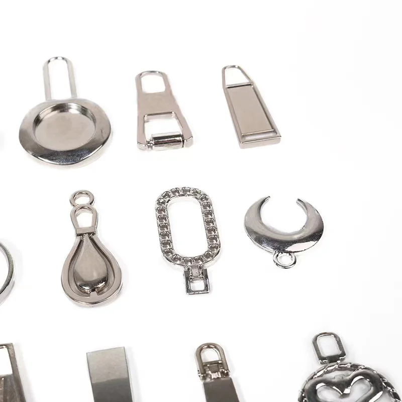 Wholesale custom metal creative pattern zipper puller automatic lock zipper puller luggage zipper puller