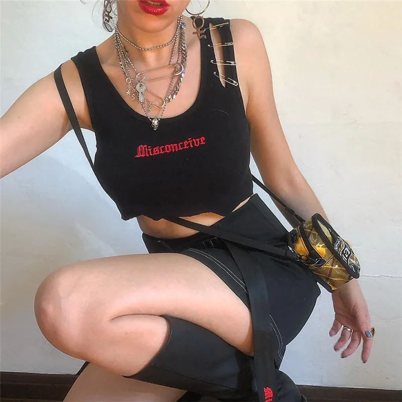 
2020 Dropshipping Pin Embroidery Letter Black Crop Summer Sexy Tops for Women Clubwear Gothic Punk Ripped Tank Tops 