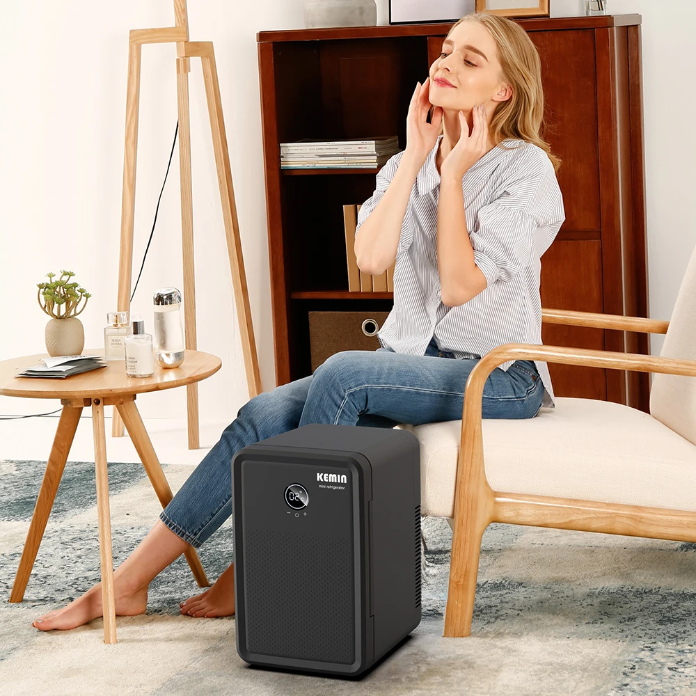 Candy-Colored Mini Car Fridge with Portable Handle for Home & Beauty Drink Bar Wholesale Mini Refrigerator for Car Use