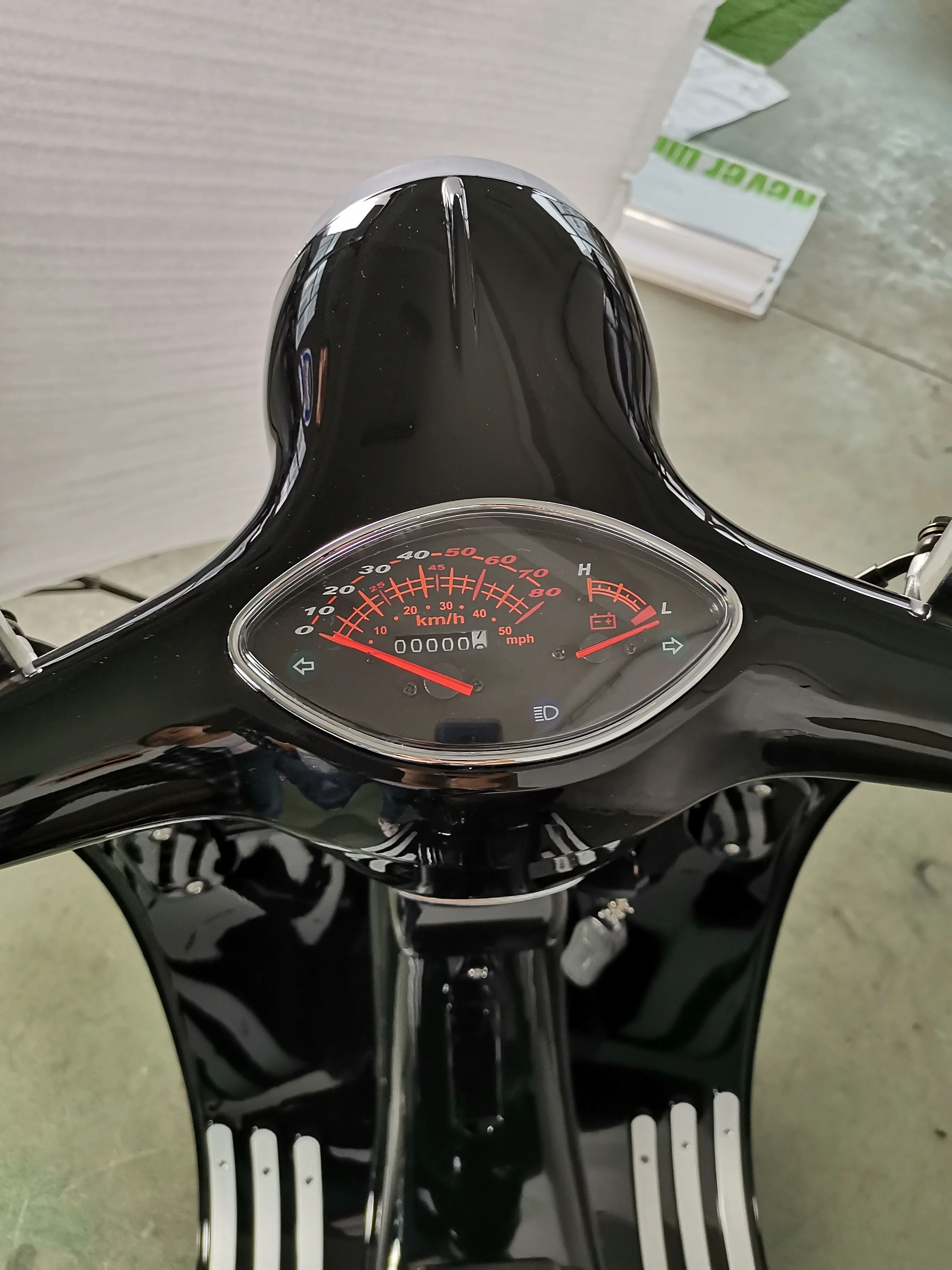 
China best retro classic vespa 2000w lightweight adult vespa electric mobility scooter moped on sale in 2019 