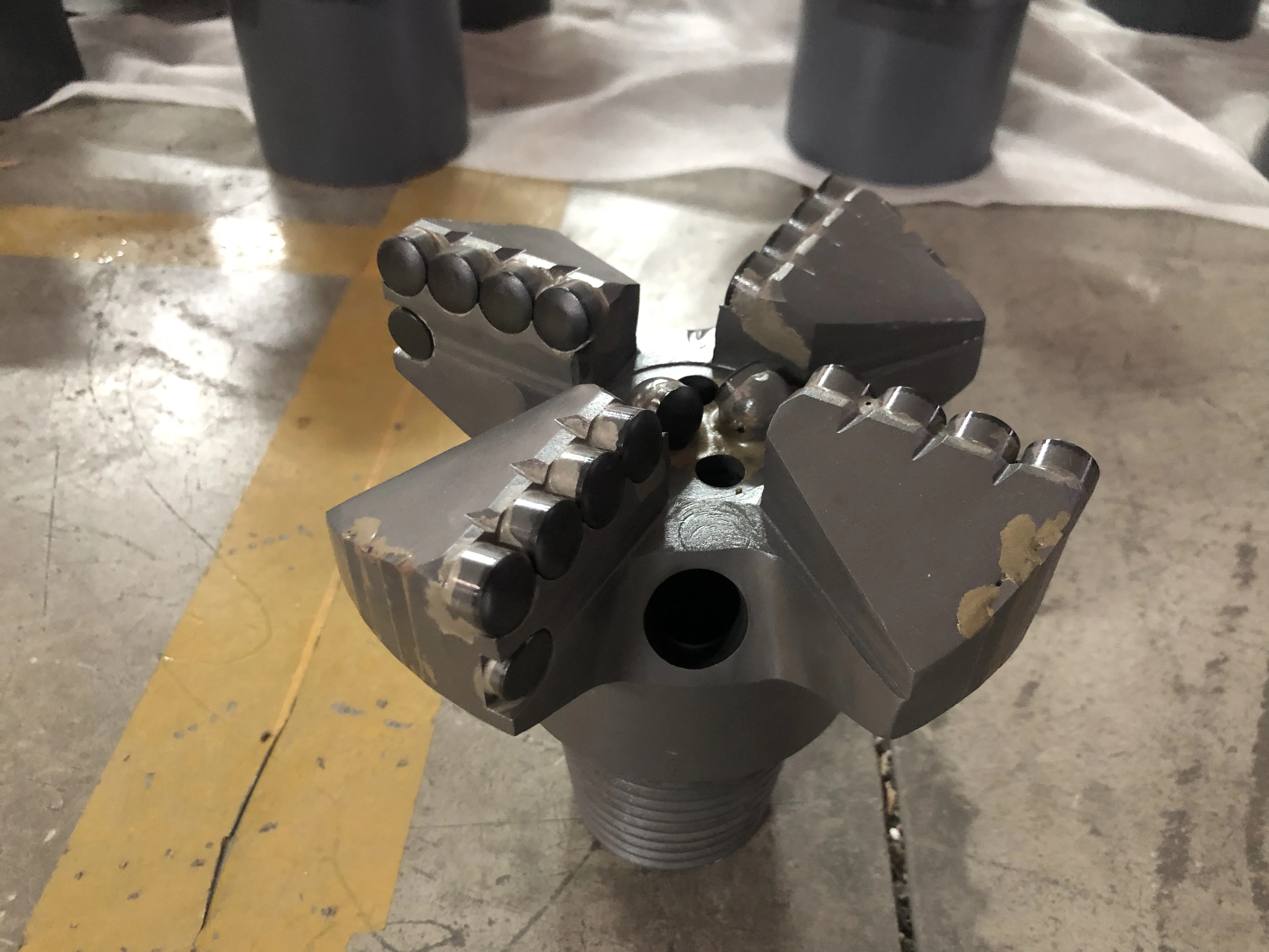 PDC 4 wings drill bit 153mm with API Reg 2 3/8 IF PIN thread for drilling in hard rock