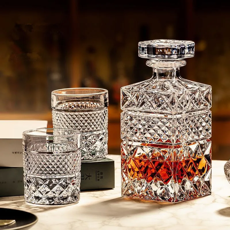 Engraved Crystal Whiskey Decanter Set Clear Glass Wine Decanter Sets with 2 Cups for Bar Drinking Ware