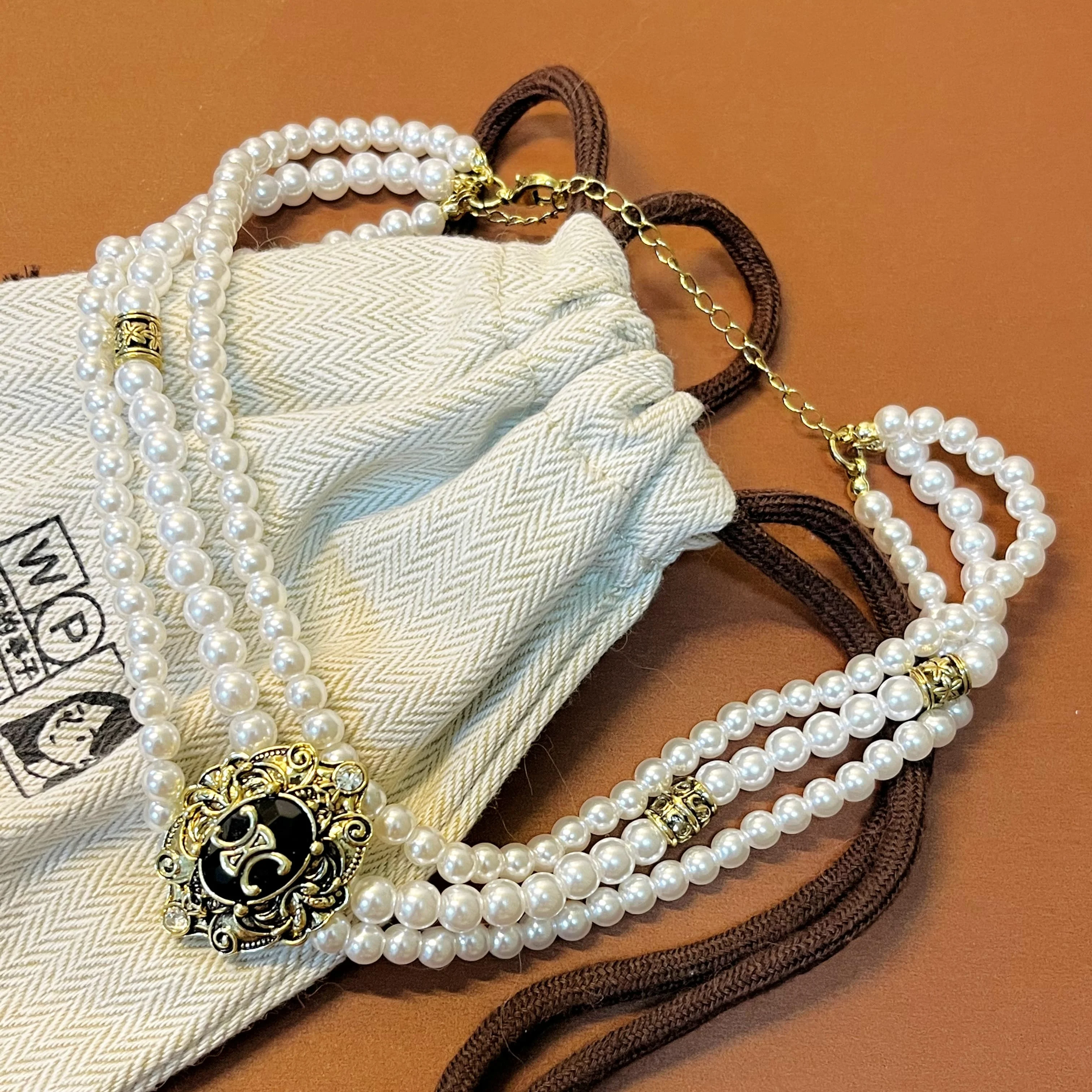 Europe and the United States heavy industry multi-layer pearl necklace female choker niche high-grade sense choker accessories