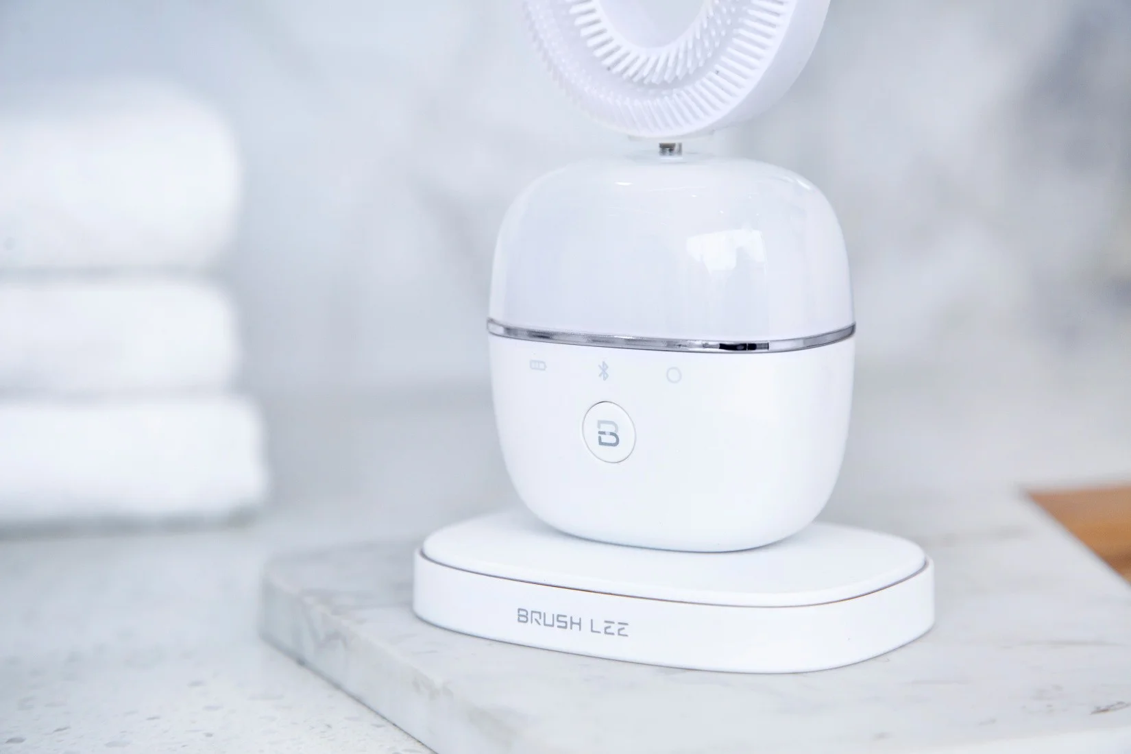 Clean room production mini rechargeable shape cute electric u-shaped toothbrush