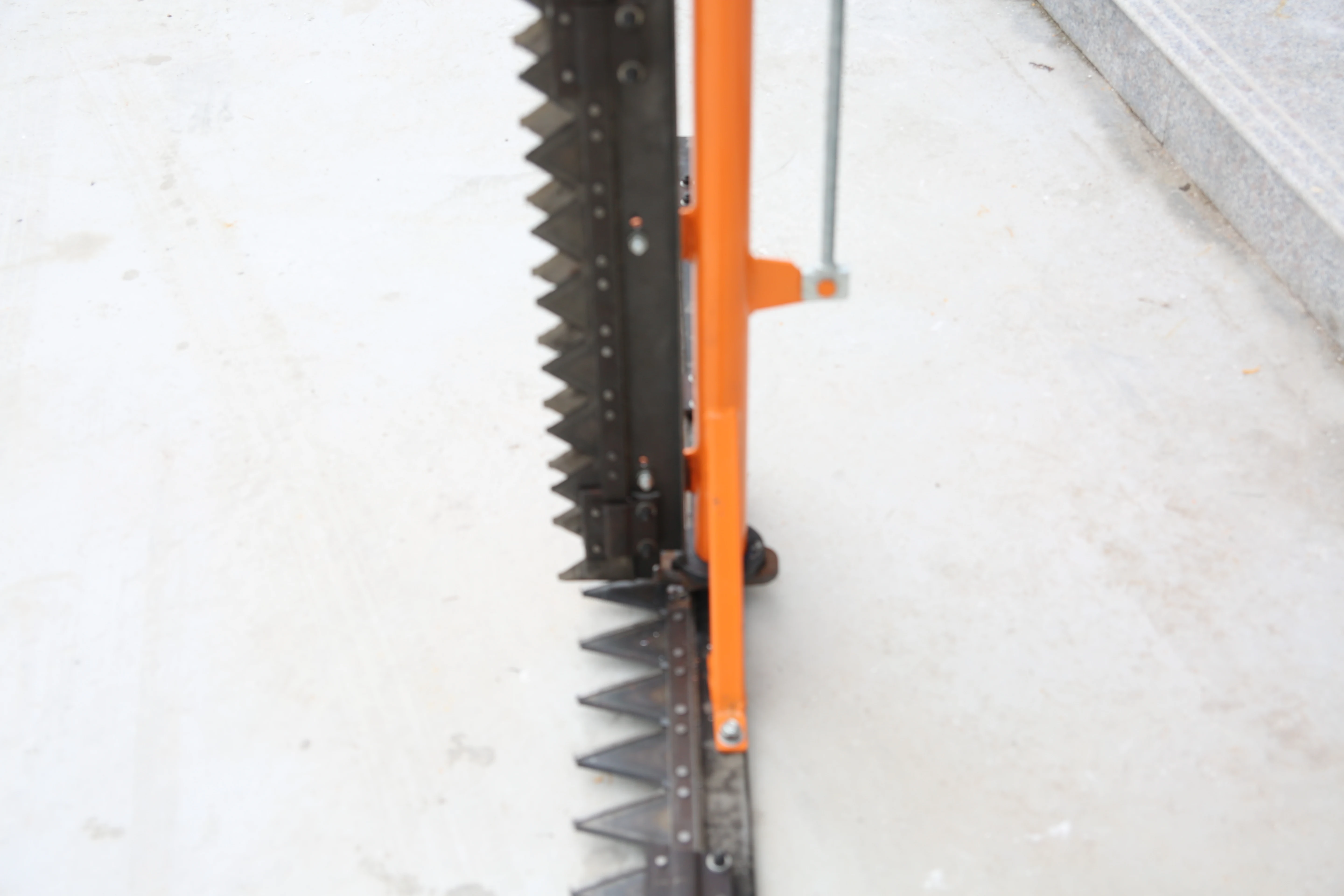 
Under water use mower two chain saw electric start 