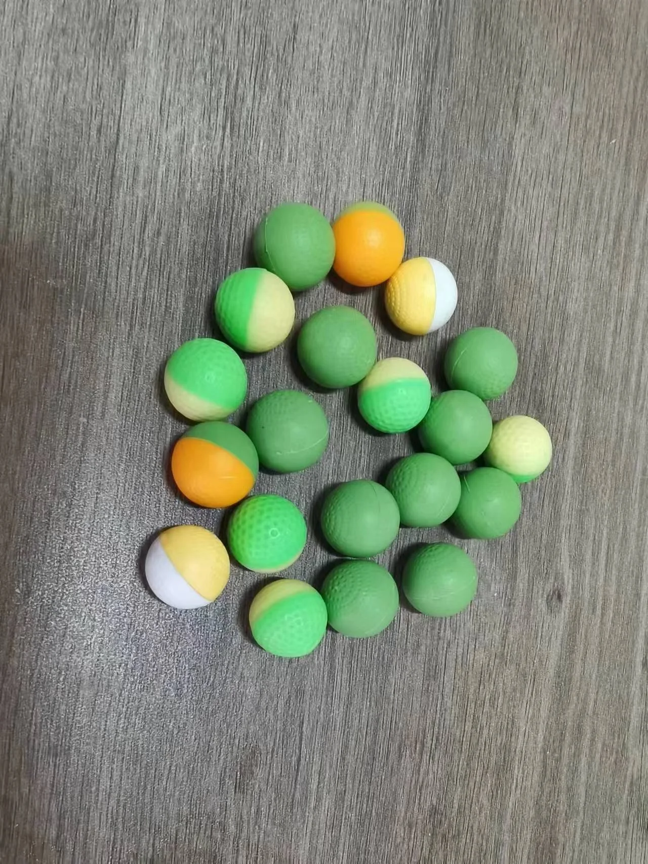 Hot Sale New Gun Shoot Paintball Calcium Bentonite Fill-Powder Pellets 0.68 Colorful Powder Ball