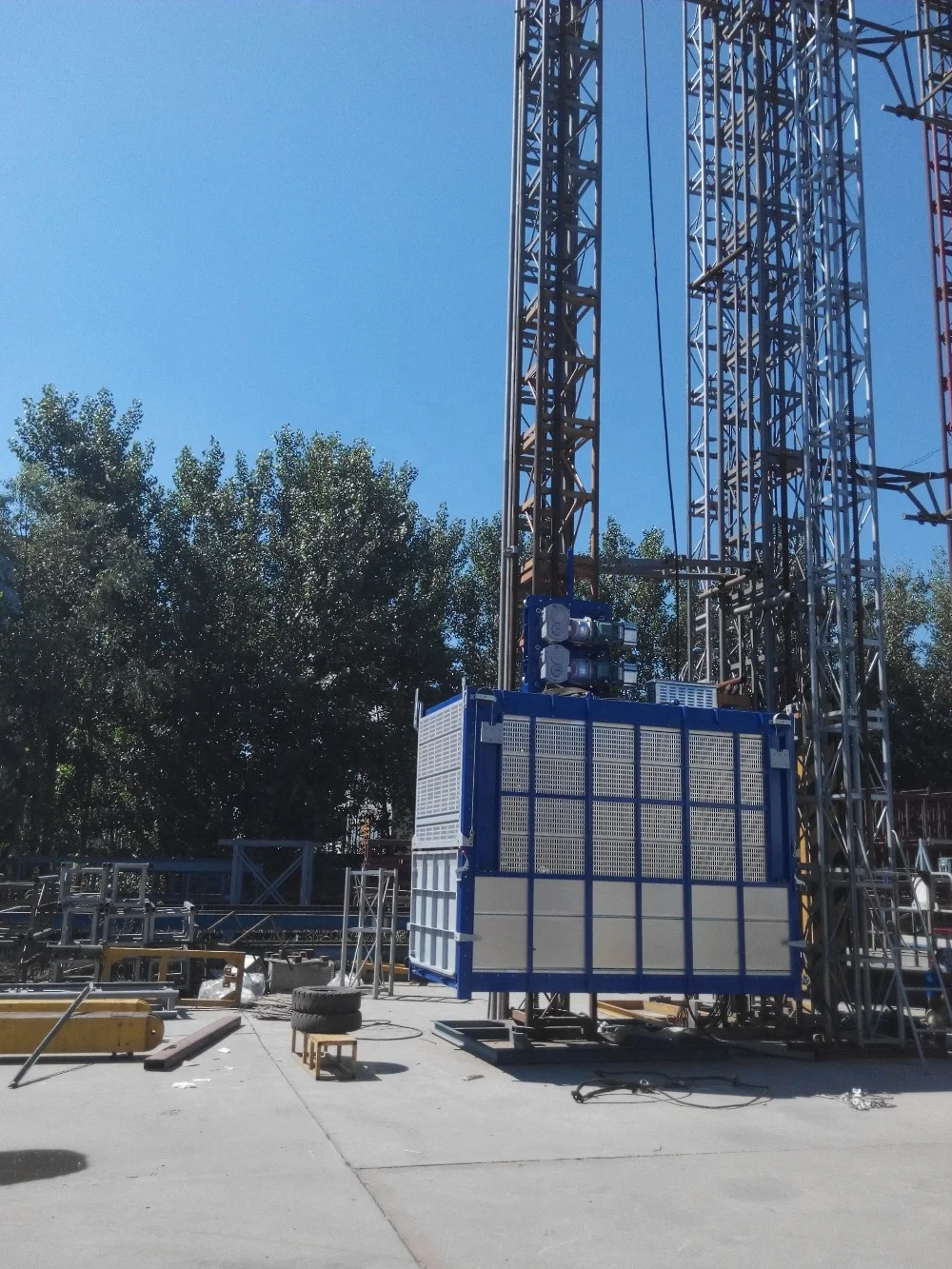 Rack and pinion elevator construction building equipment persons and material construction lifter