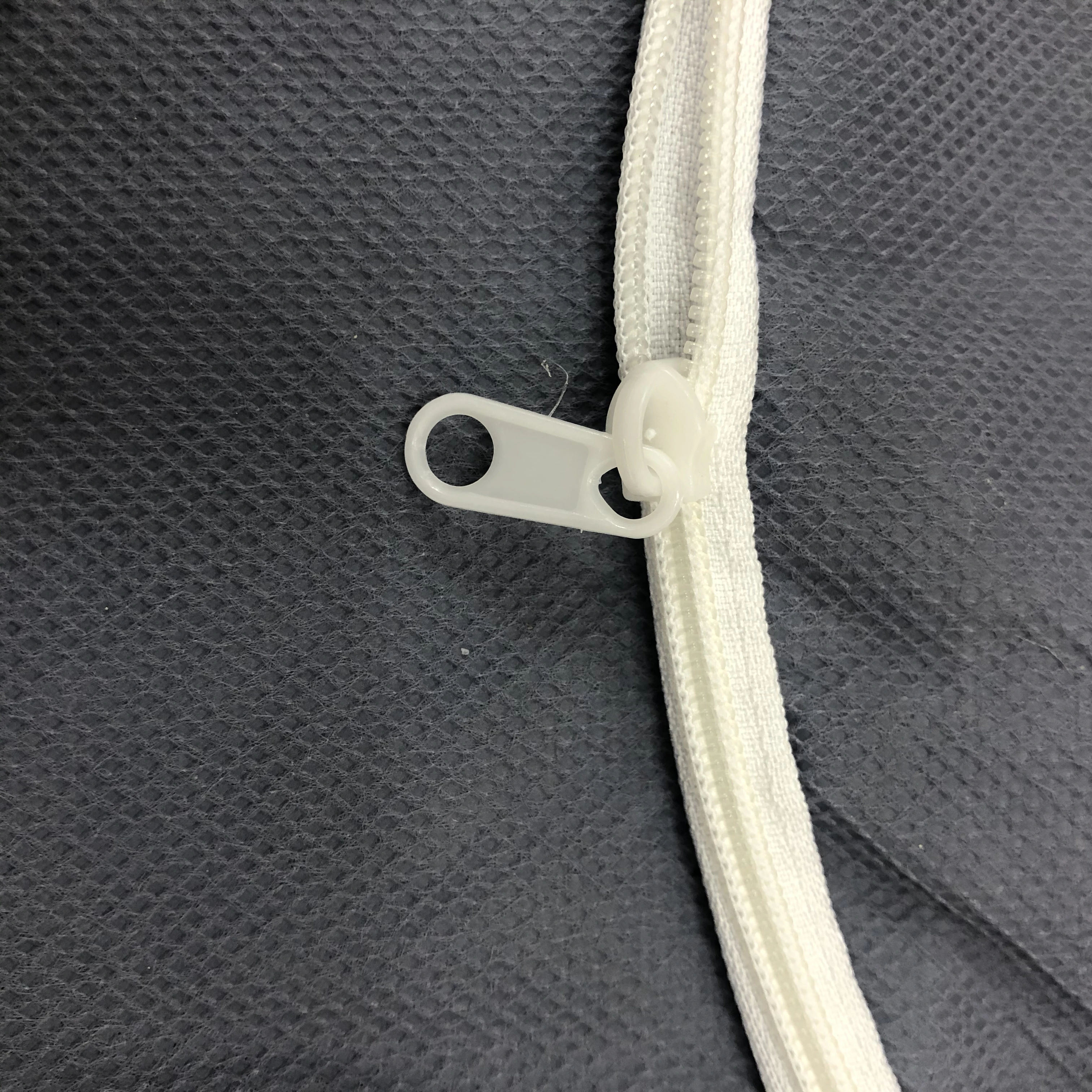 Hebei Supplier Offers European Style PVC Non-Woven Waterproof Pet Coffin Body Bags for Adult and Baby Pets Colorful Finished