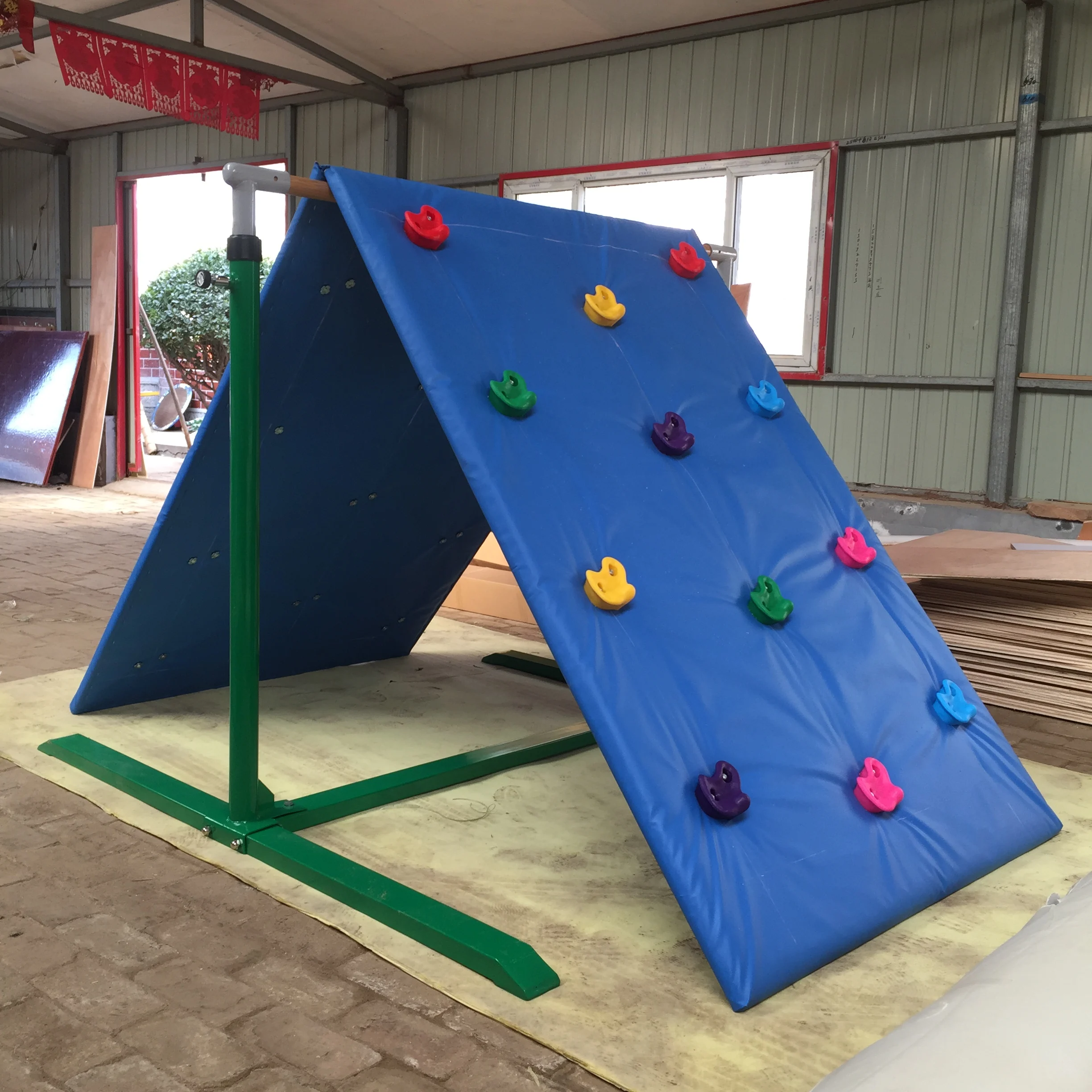Hot Selling Cheap Kids Indoor Rock Climbing Wall