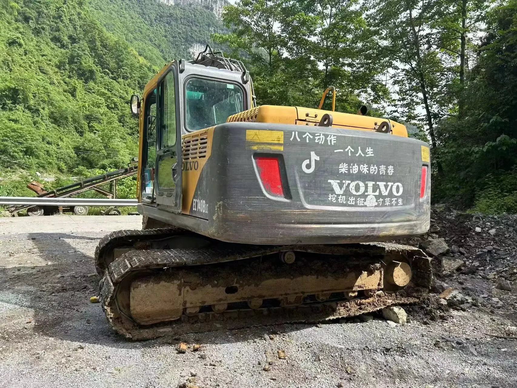 Дешевый гидравлический гусеничный экскаватор VOLVO EC140BLC б/у volvo б для продажи