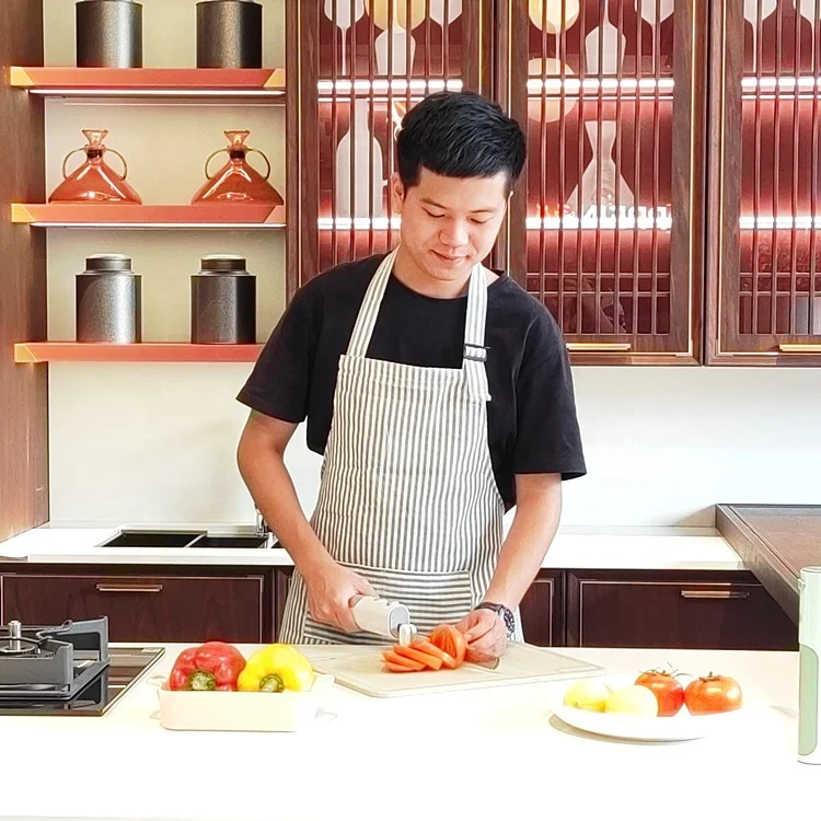 Automatic Portable Kitchen Tool Type-C Rechargeable Electric Mini Stainless Steel Bread Turkey Beef Pastry Cake Knife