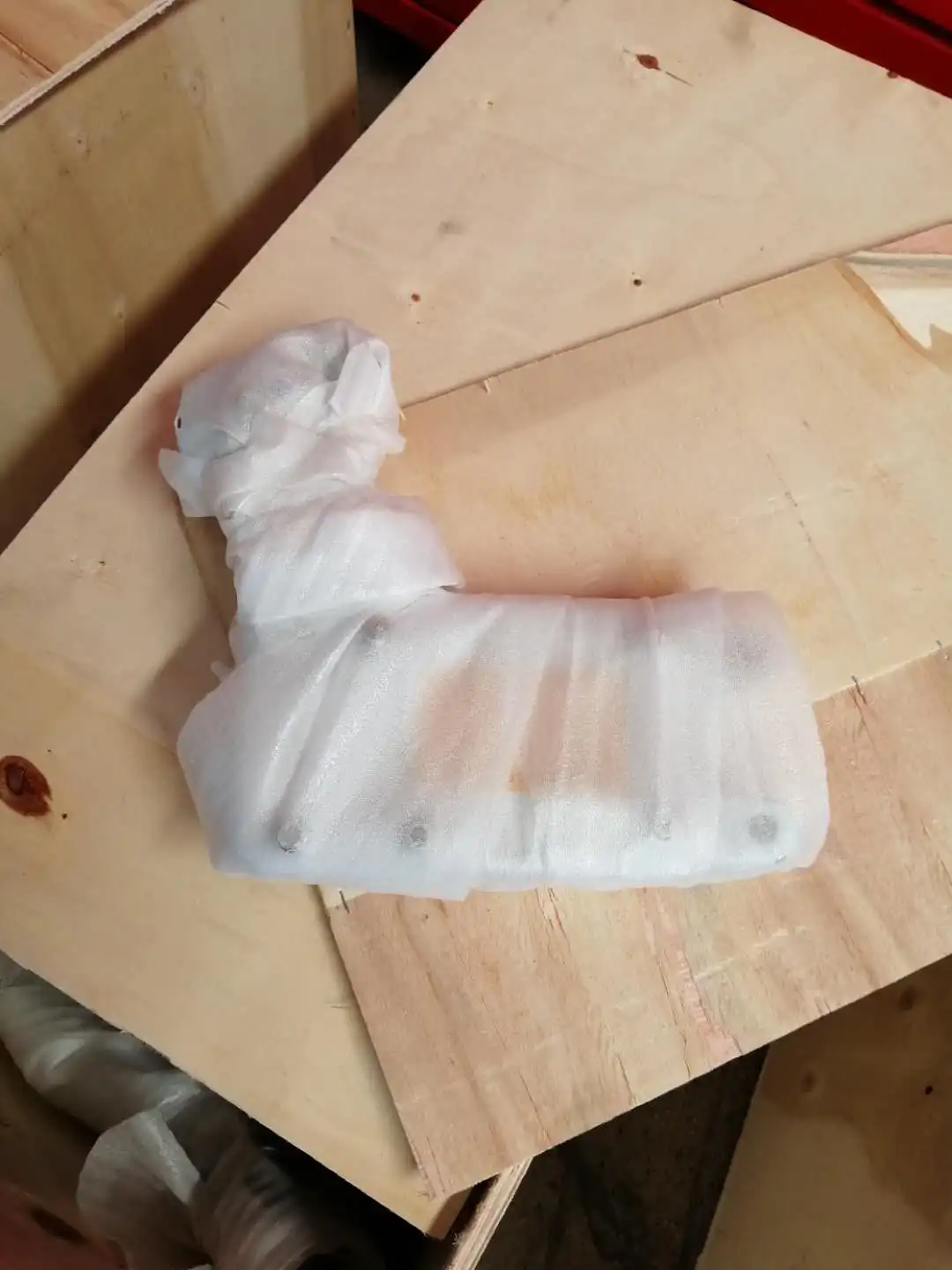 Safety lock of suspended platform