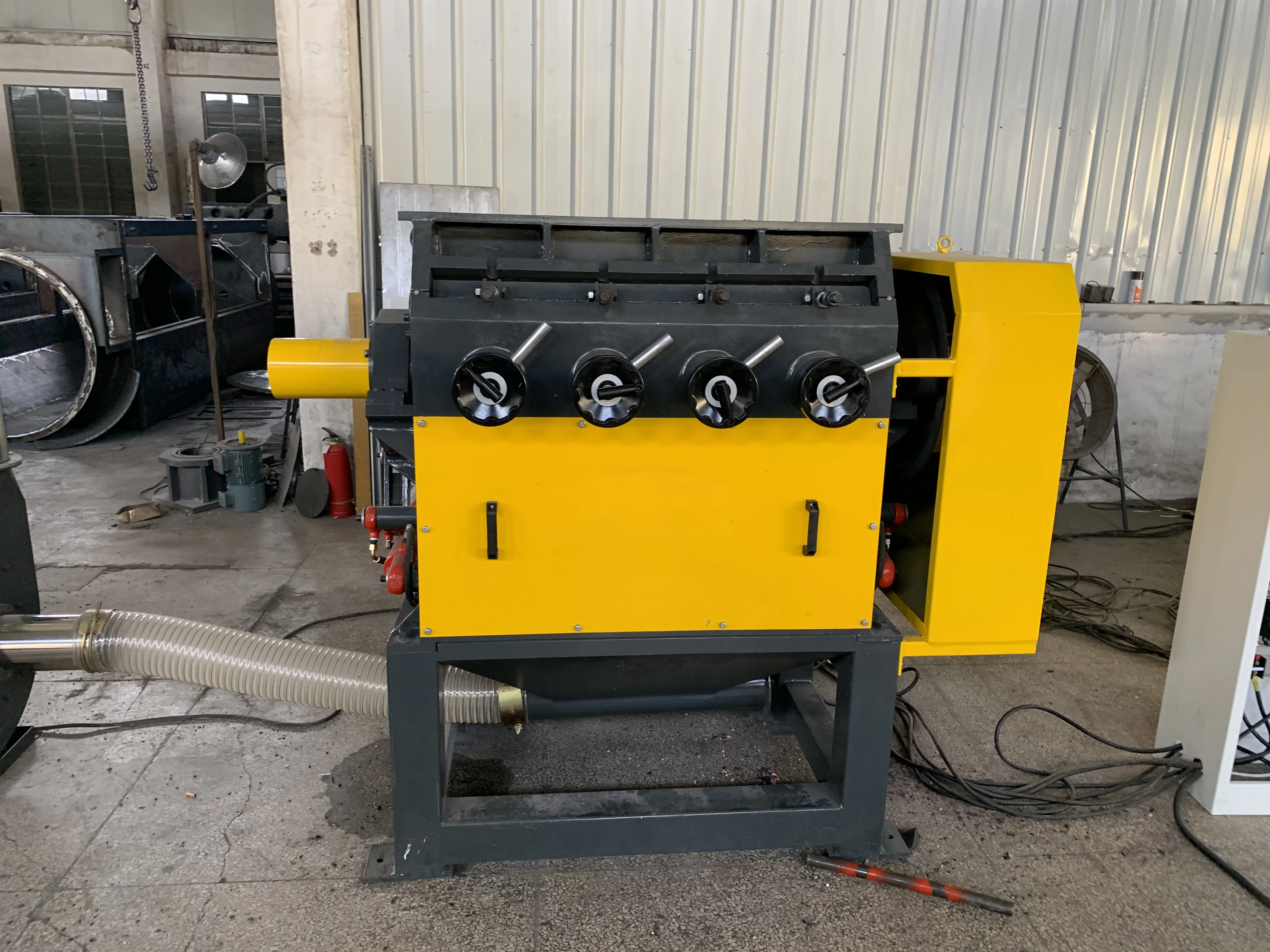 New Pet Bottle Recycled waste plastic lump cutter shredder Machine Plastic Recycling Crusher Price