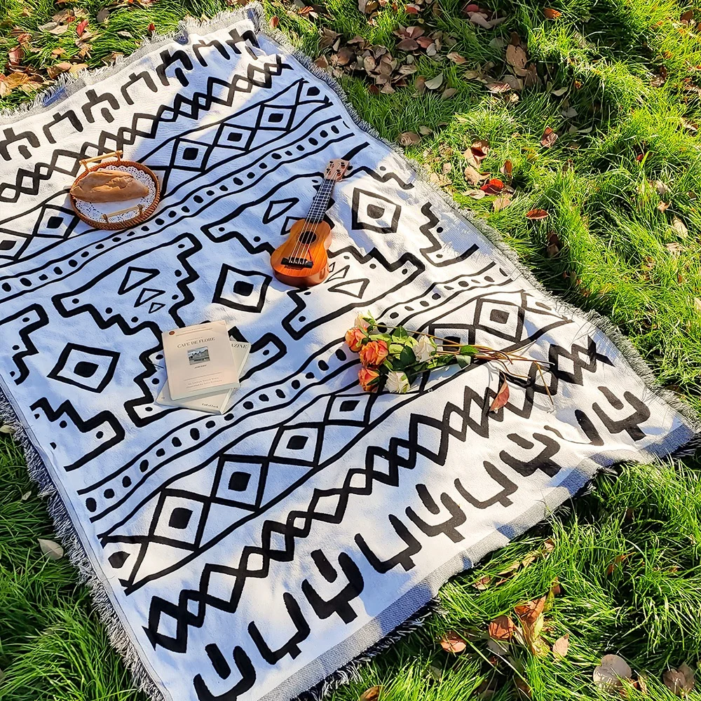 New BR Custom Logo Wholesale Large Vintage Premium Cotton Picnic Blanket, Oversized Boho Camping Hiking Travel Beach Mat Rug