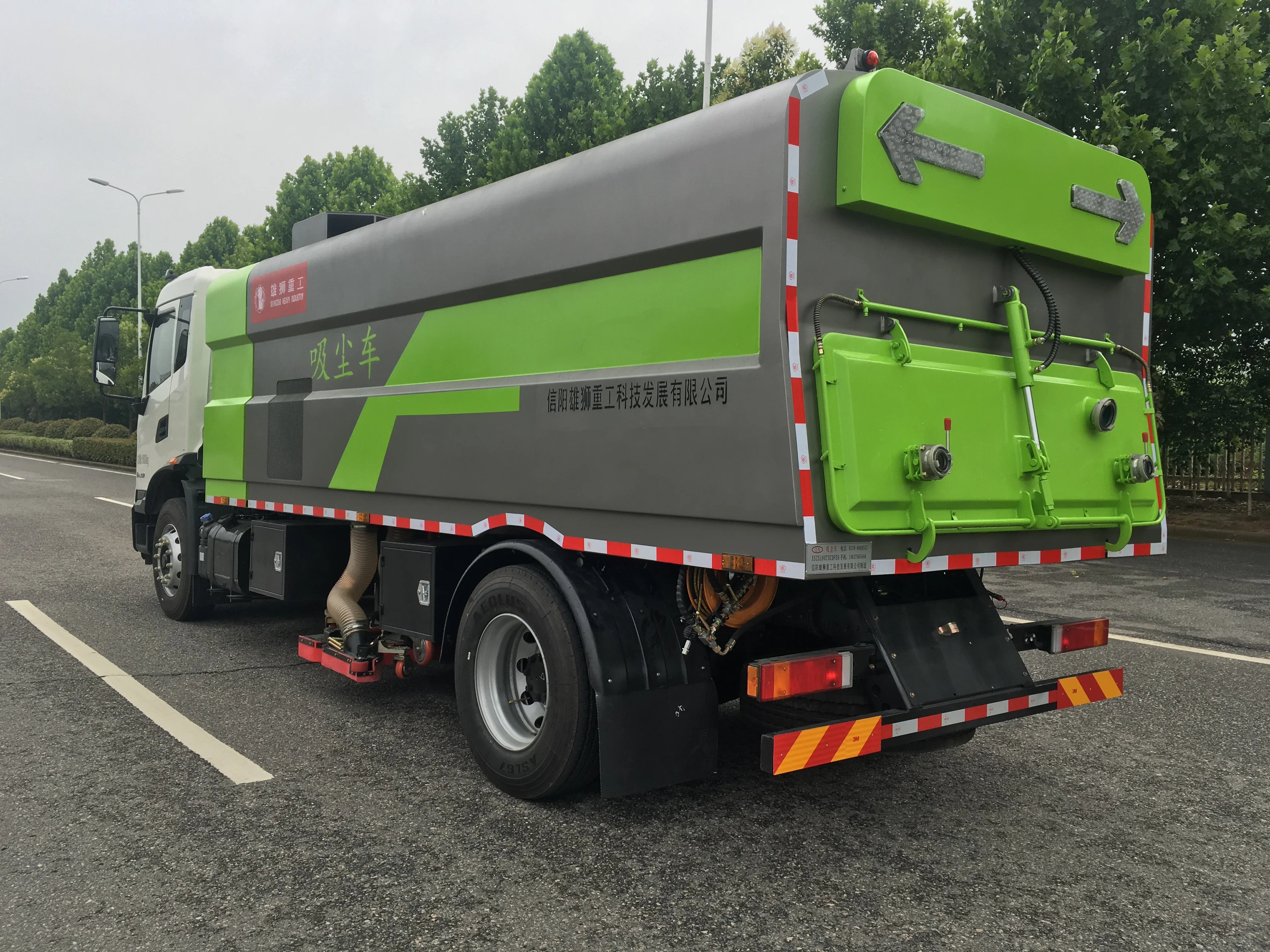 Новый продукт Dongfeng Китай вакуумные уборочные машины продажа с завода