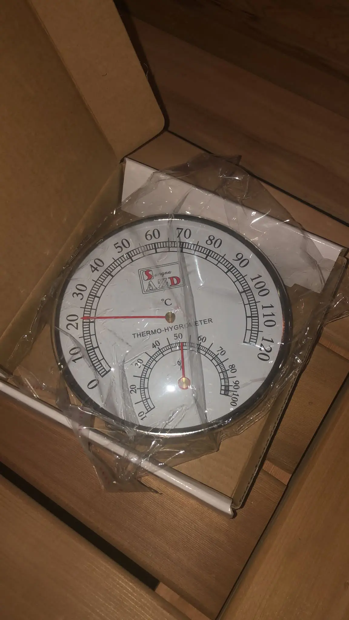 Canadian hemlock indoor traditional steam sauna room with sauna stove