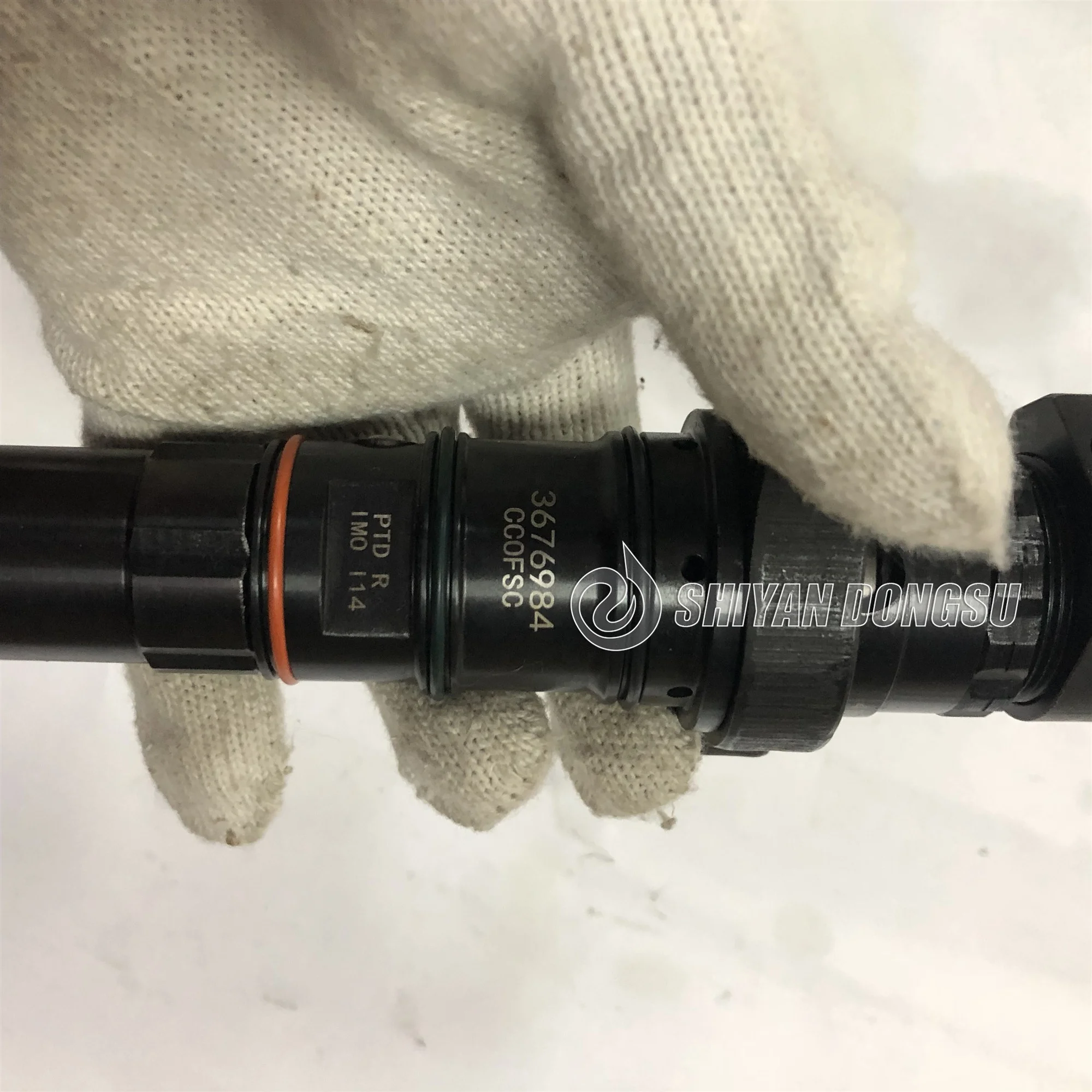 Original new CCEC KTA38M Marine diesel Engine Fuel Injector 3676984