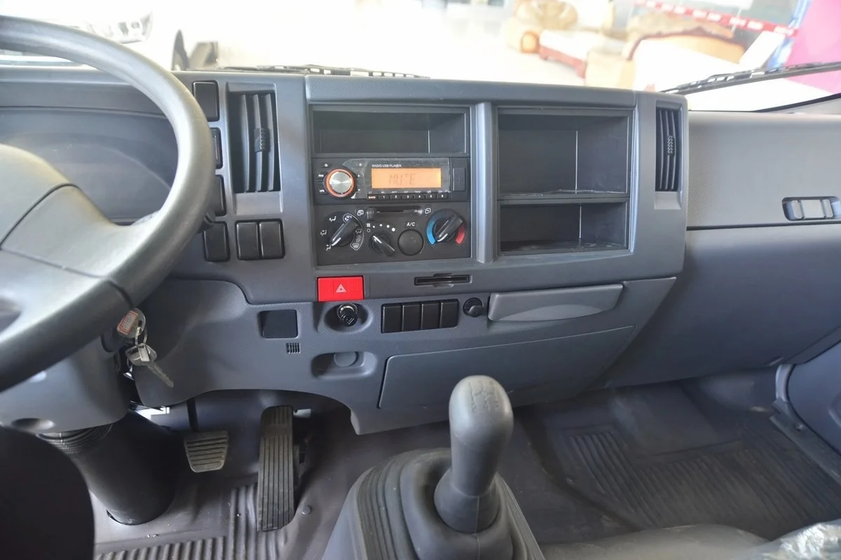 2023 Isuzu KV100 New Turbo Diesel Van RWD Manual Gearbox Euro VI Emission Standard Fabric Seats 4.17 Meters