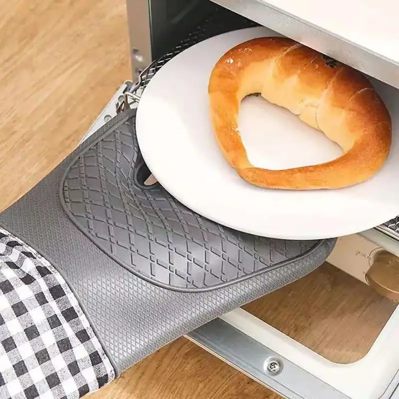 Anti Burn And Anti Slip Heat-Resistant Gloves Adding Cotton Kitchen Microwave Oven Silicone Oven Gloves Bbq Gloves