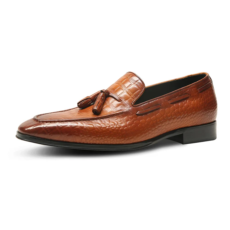 Factory wholesale Classic style penny loafers with tassels leather driving shoes for men