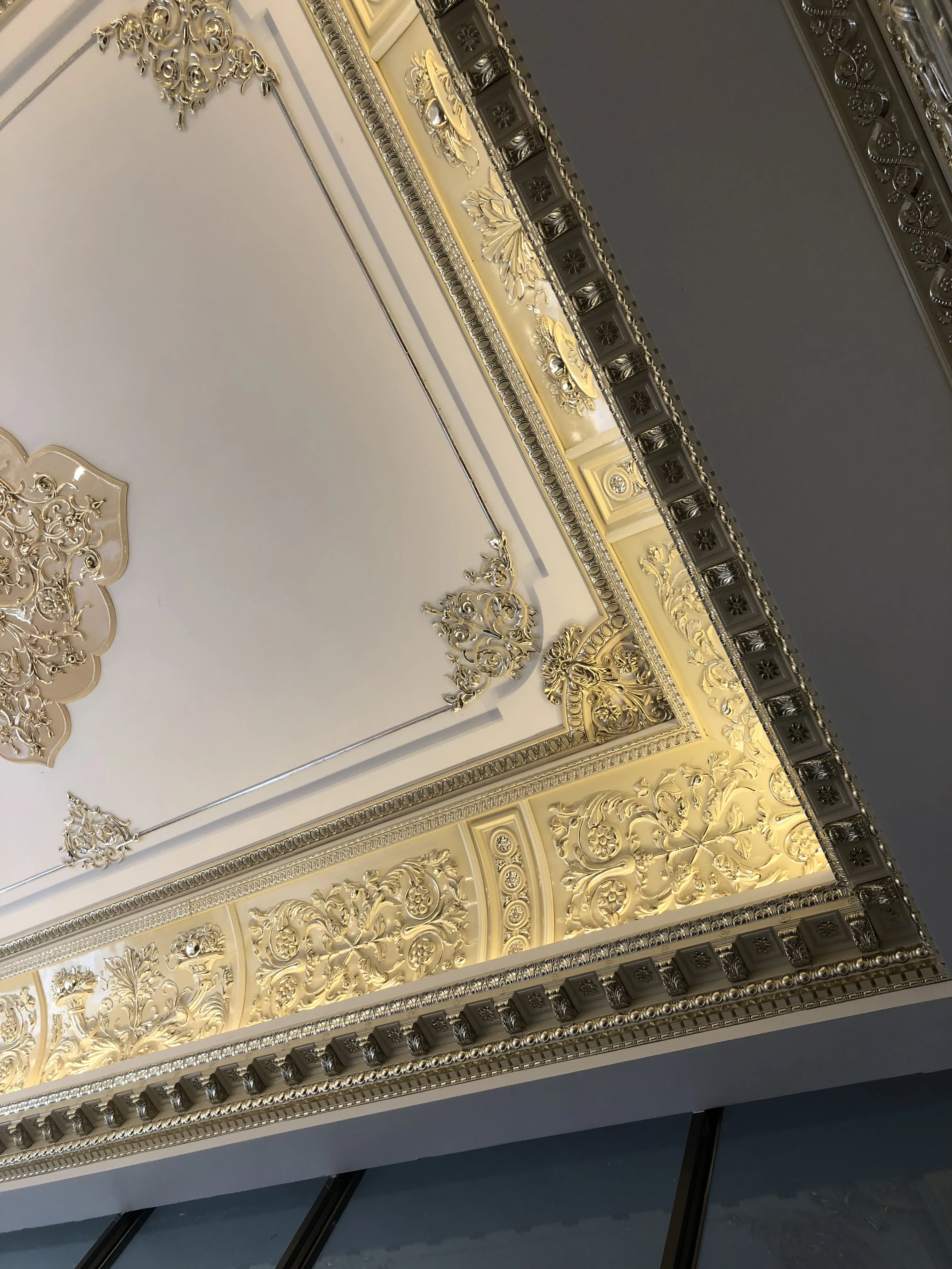 Banruo PU Polyurethane French Style Cornice Moulding Mirror Frame Moulding For Home Decoration