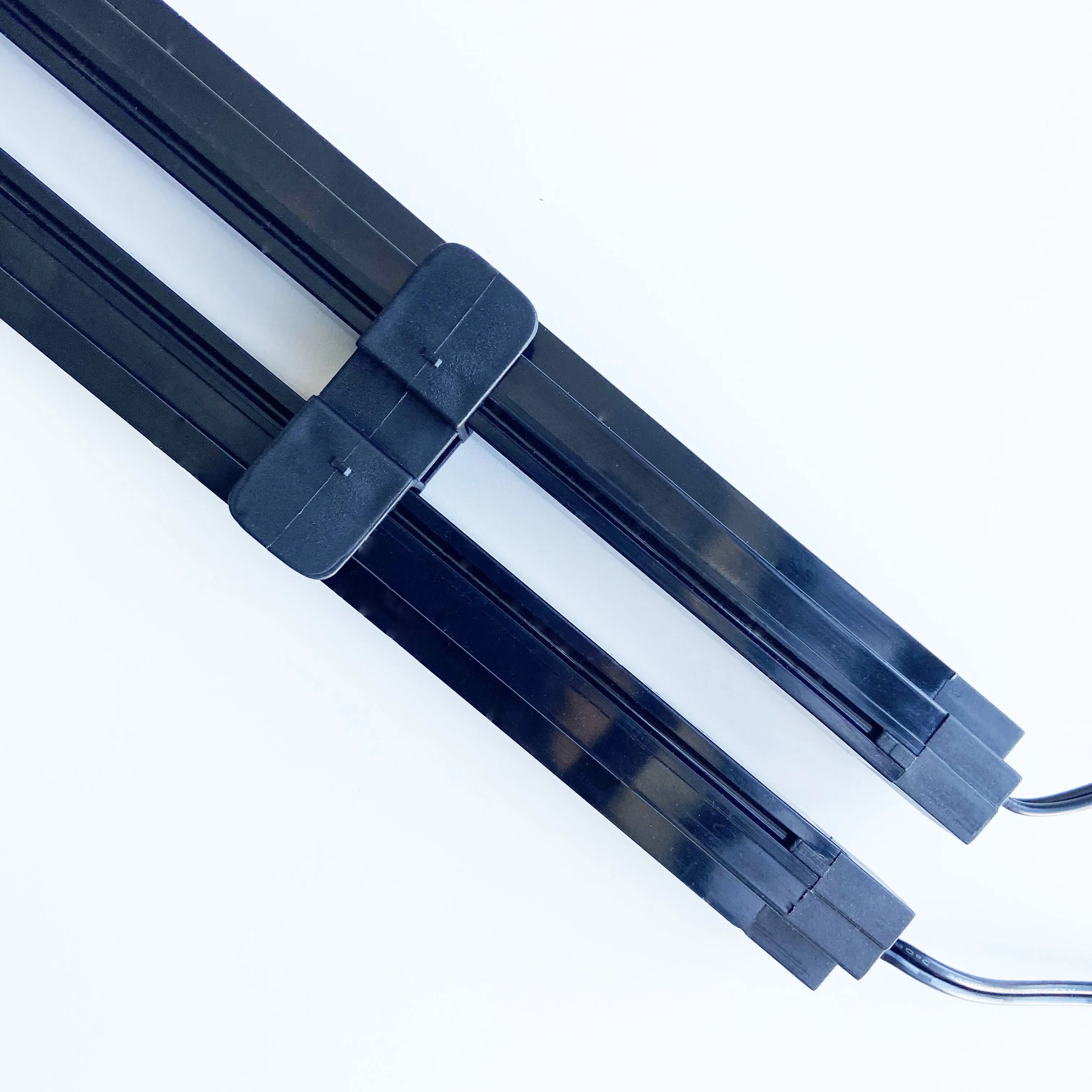 Long Service Life Internal Power Track System Conduction trough Support Arm to Take Power for Shelf Light System