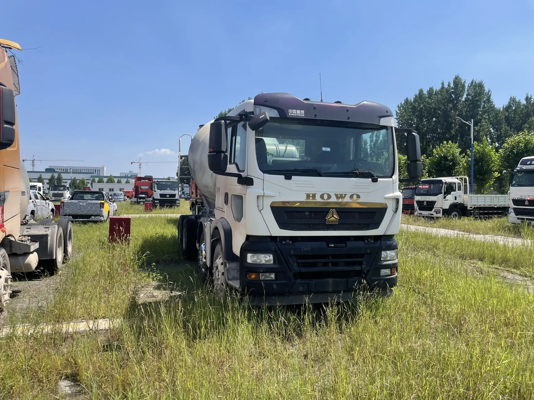 Shacman H3000 8x4 Бетономешалка для строительных и сносных работ