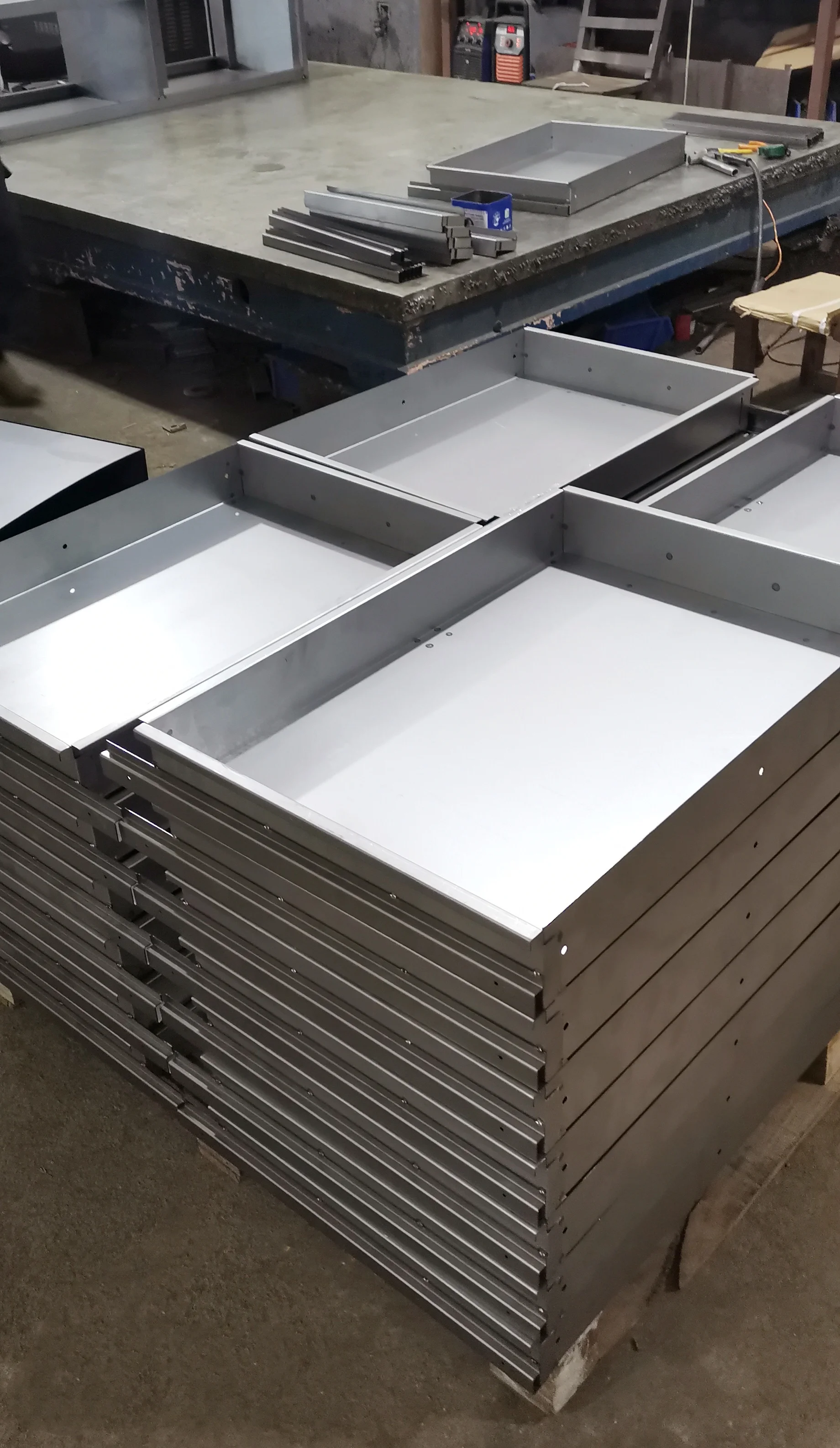 Customized 72 inch Garage steel tool cabinet movable multi-function workbench general metal tool trolley with 15 drawers