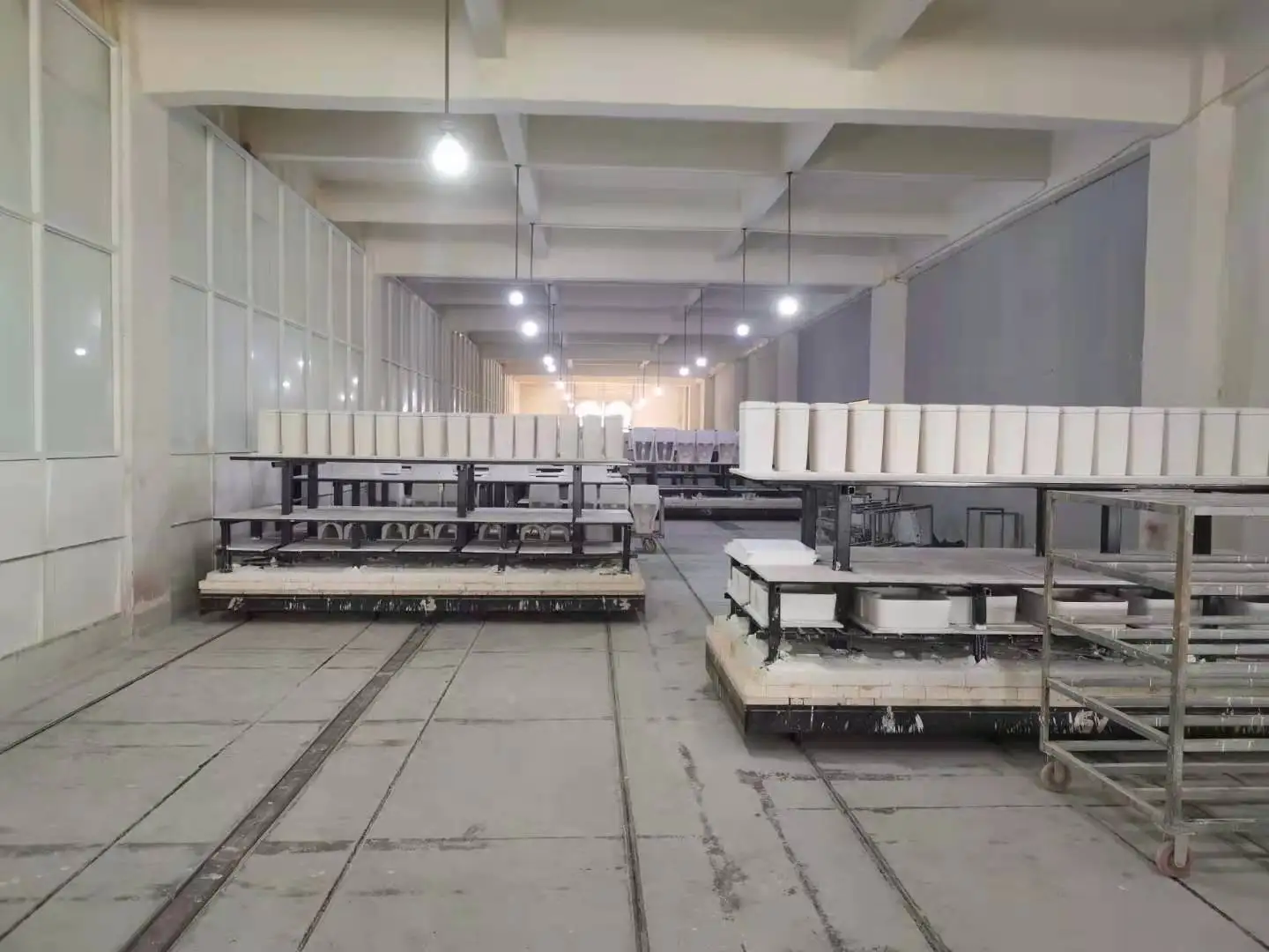 Factory White Ceramic Porcelain Floor Mounted Squat Pan Toilet  Squat Pan WC Bathroom