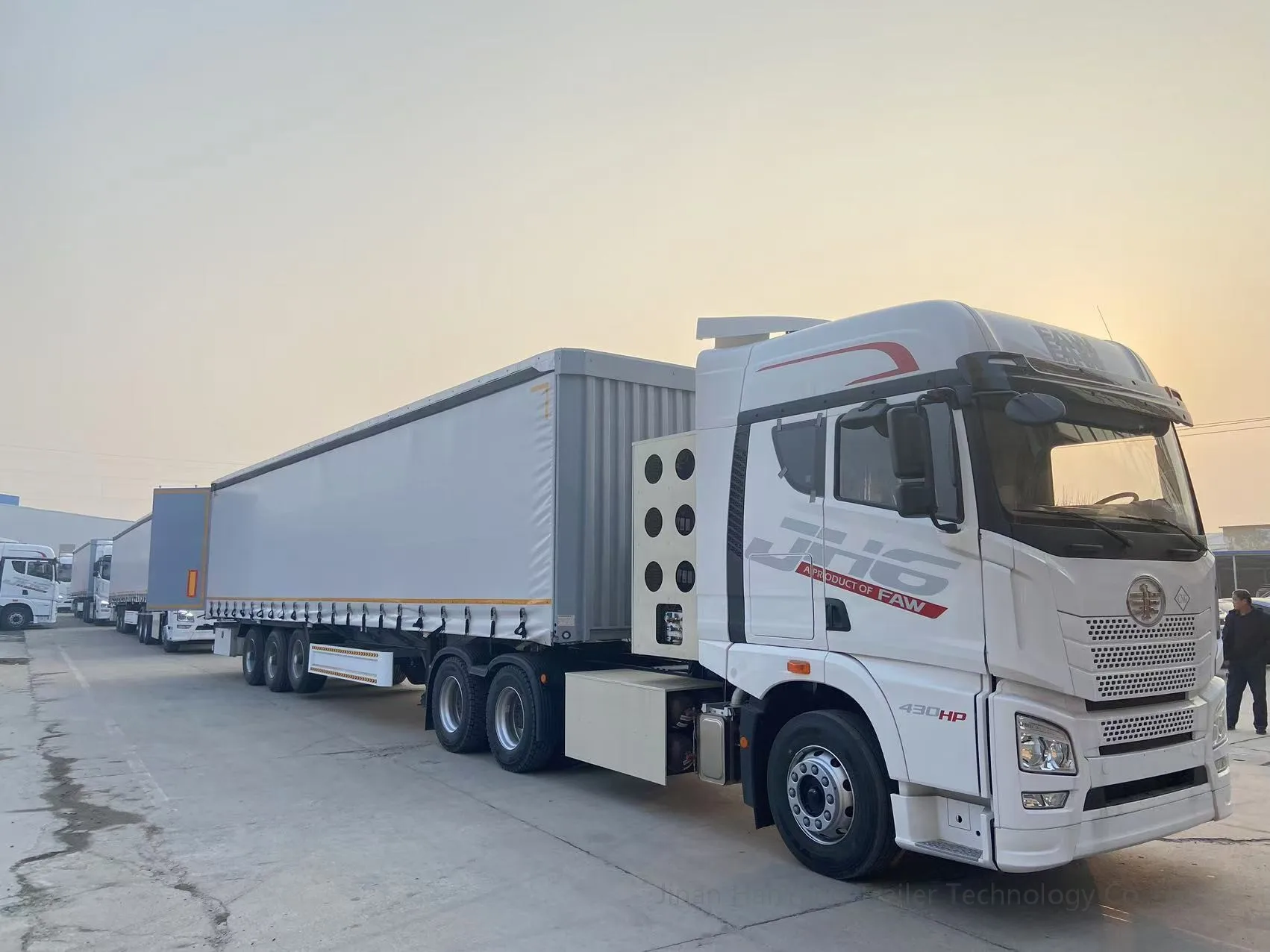 3 Axle Transport 40 Ton Dry Van Truck 40ft PVC Curtain Side Open Semi Trailer