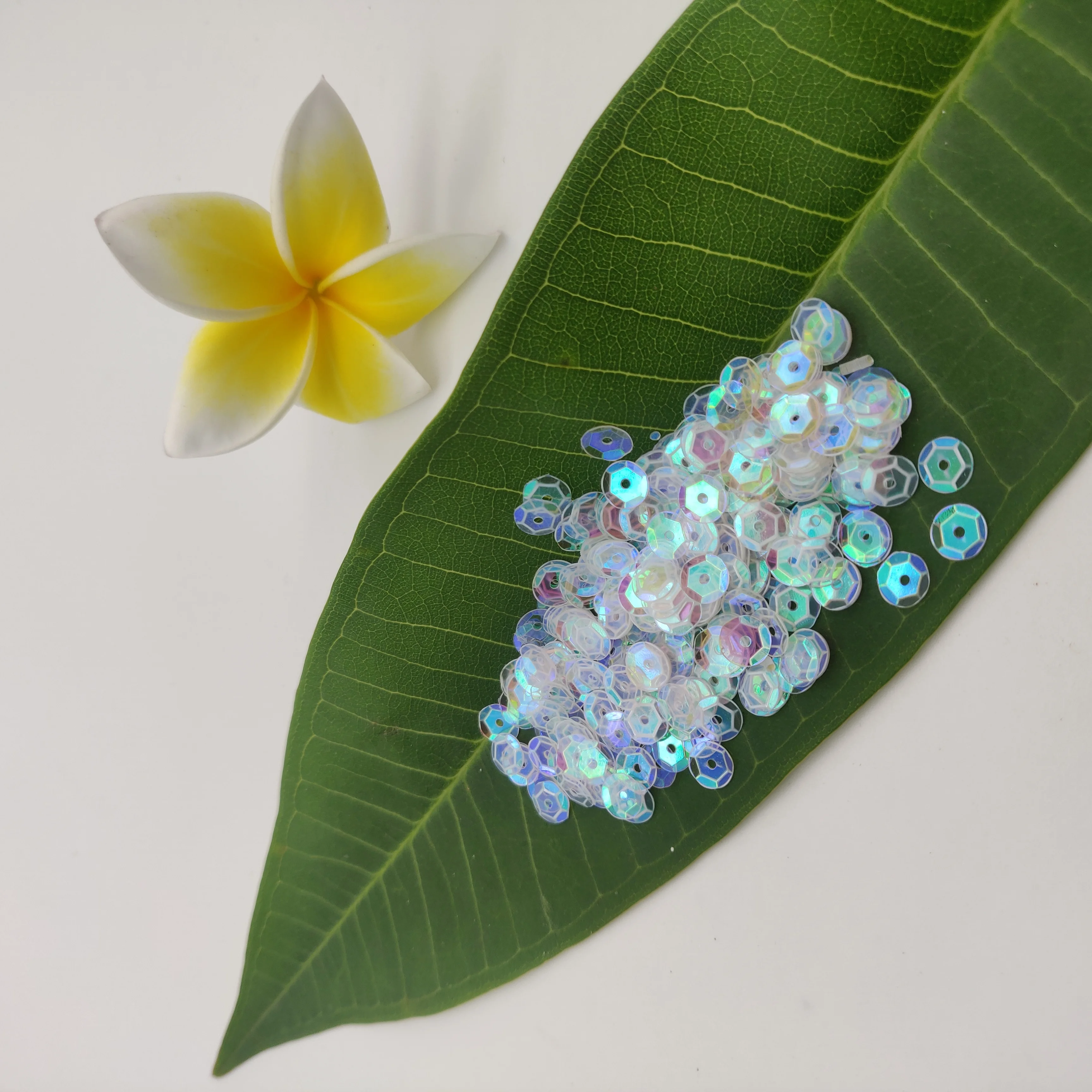 Оптовая цена от производителя, смешанные пайетки из ПВХ для украшения одежды