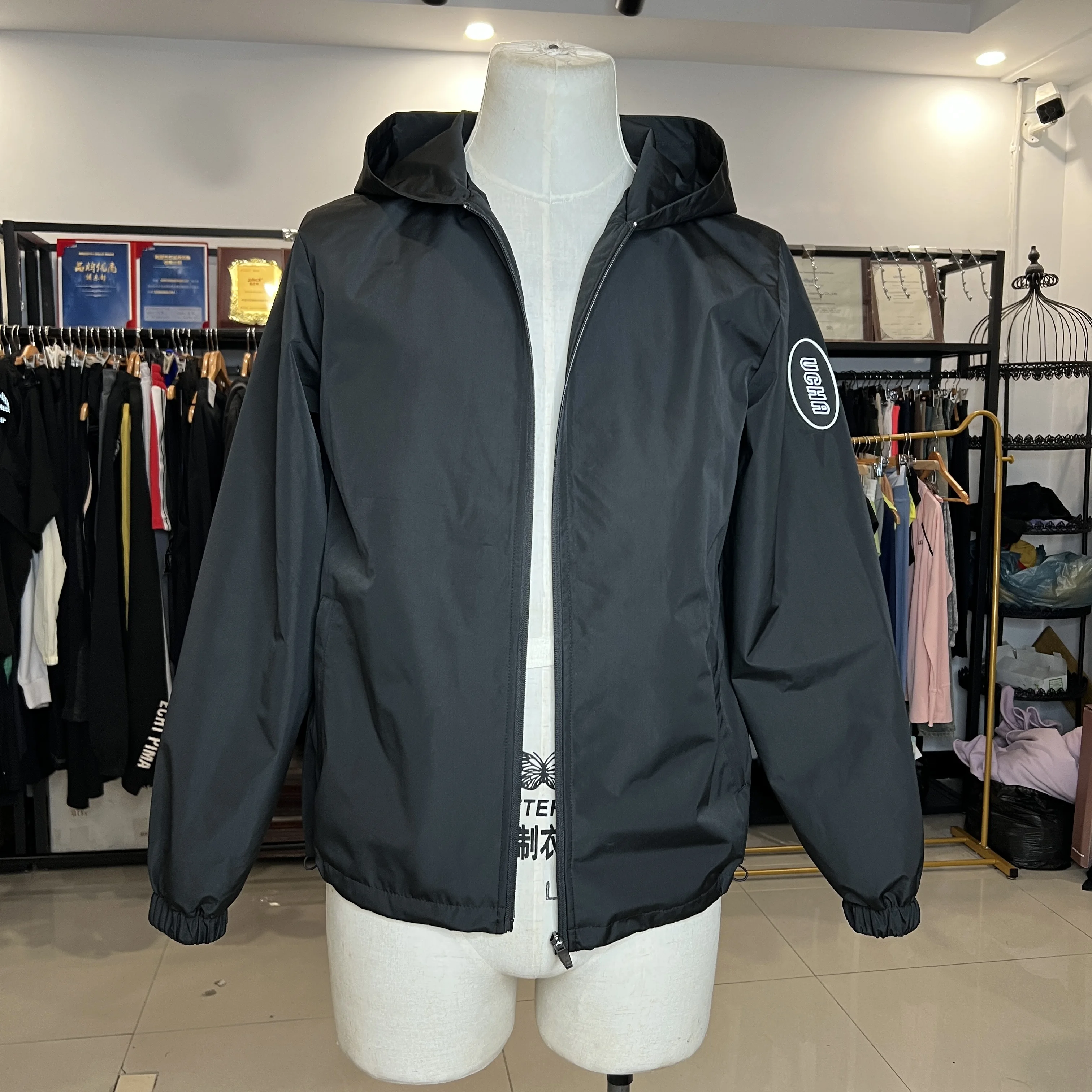 High Quality Outdoor Waterproof Black Zip Windbreaker Jacket With Zipper