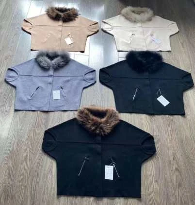 New Design Hot Sale Batwing Sleeve Wool Knitted Coat Women Short Half Sleeve Knitted Women Cardigans Sweater With Fox Fur Collar
