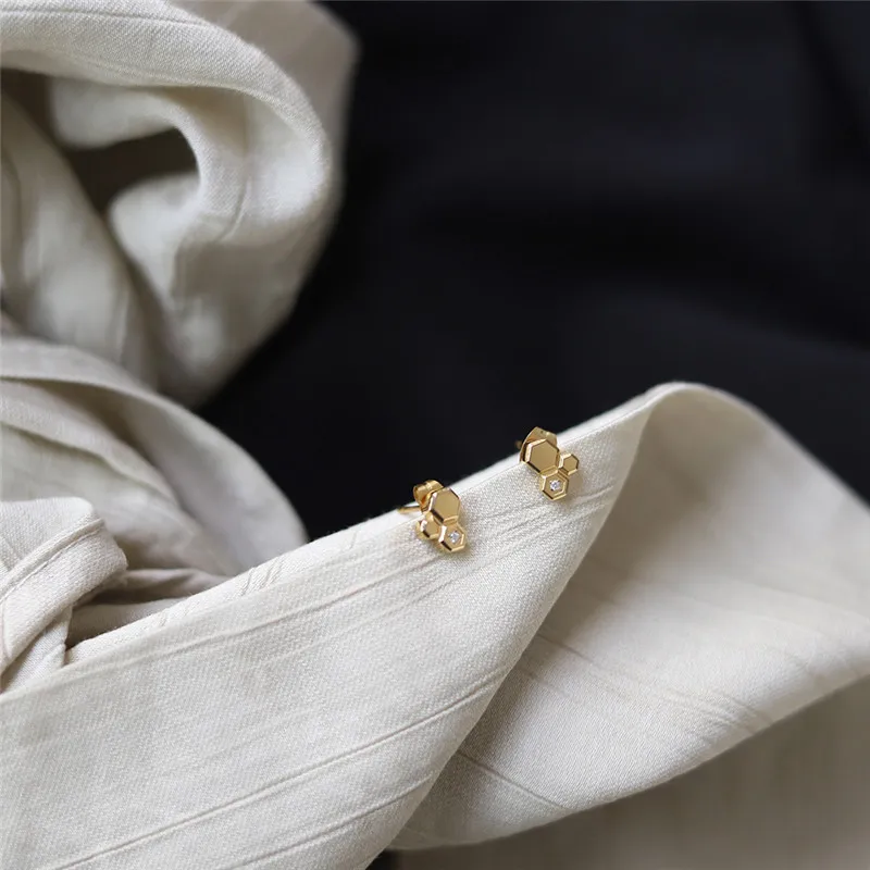 Fashion Minimalist 18K Gold Plated Stainless Steel Jewelry Bee Honeycomb Stud Earrings