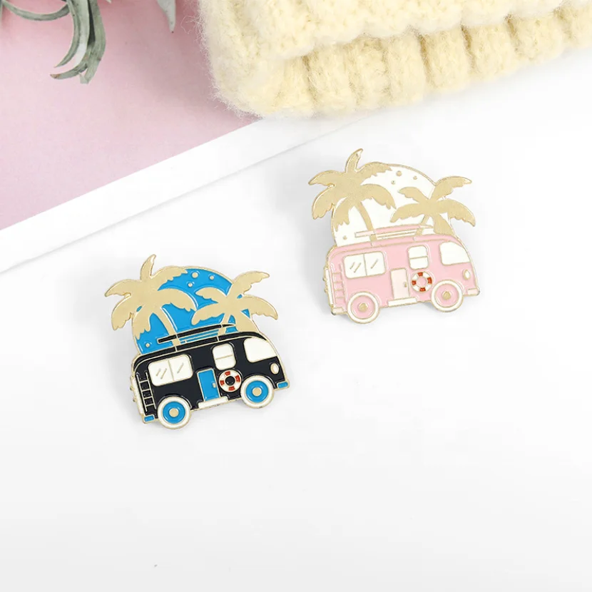 Japanese Color Combine Metal Zinc Alloy Cute Enamel Badges Car Shaped Palm Emblems Pin