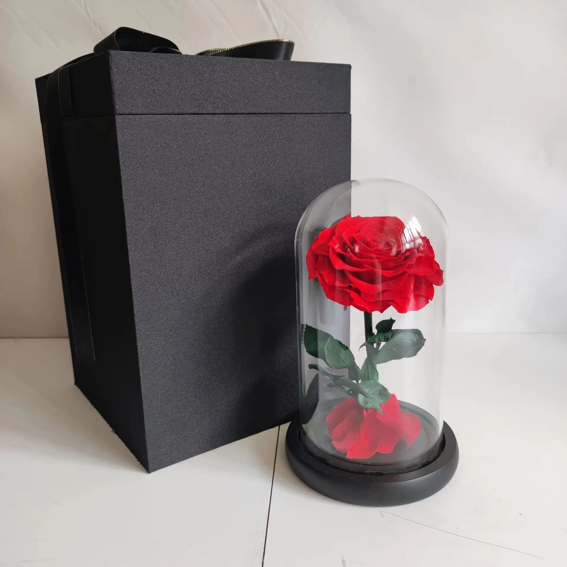 Hot Sale Factory Directly Selling Eternal Rose Preserved Flower Forever Roses in Dome for Wedding