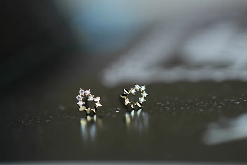 14K Pure Gold Heart Earrings Reindeer Snowflake Studs Dainty Simple Minimal Styles for Wedding or Gifts Kids kj150