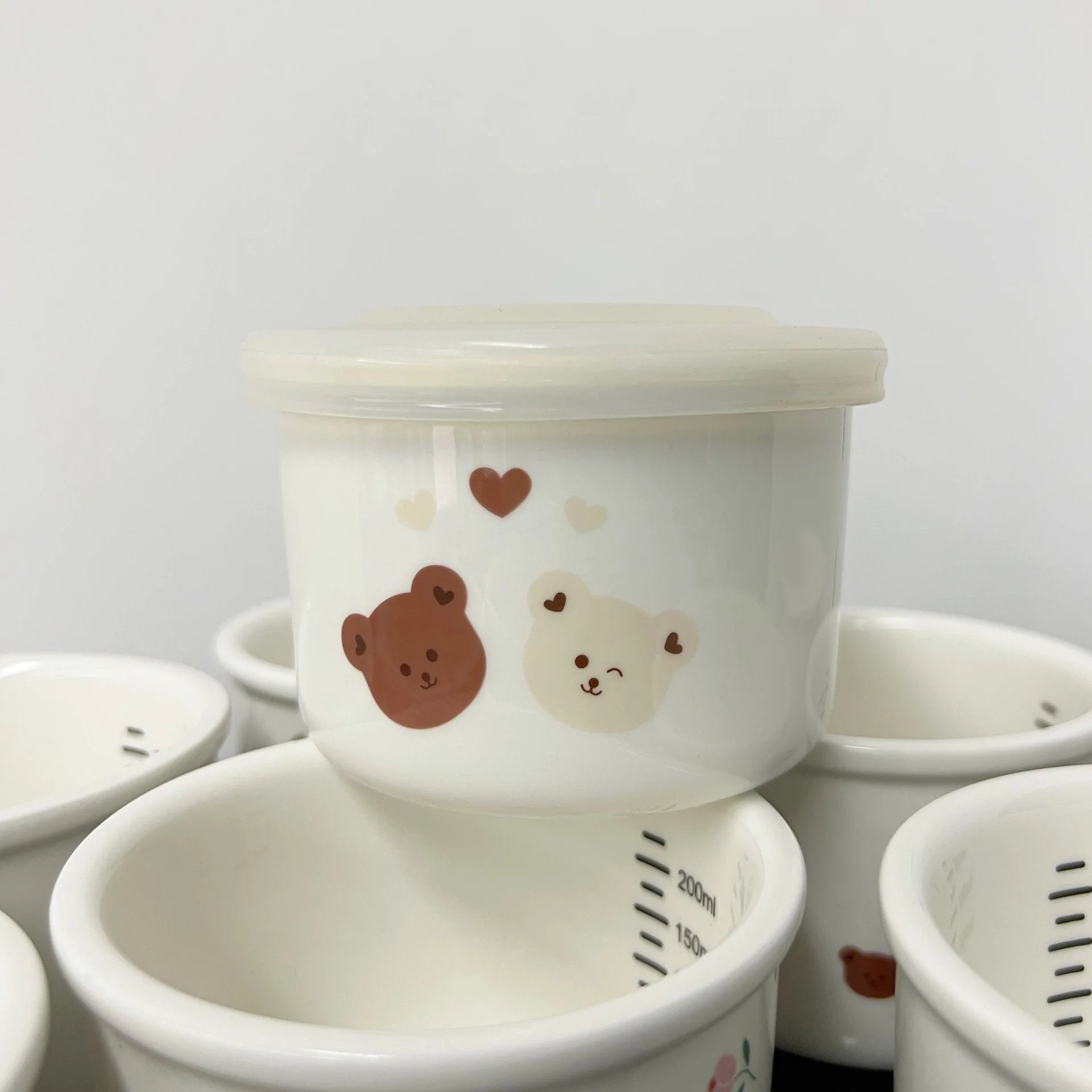New Baby Dinnerware Keep Fresh and Sealed Infant Tableware Bear Pattern Toddler Plate Ceramic Bowl with silicone lid