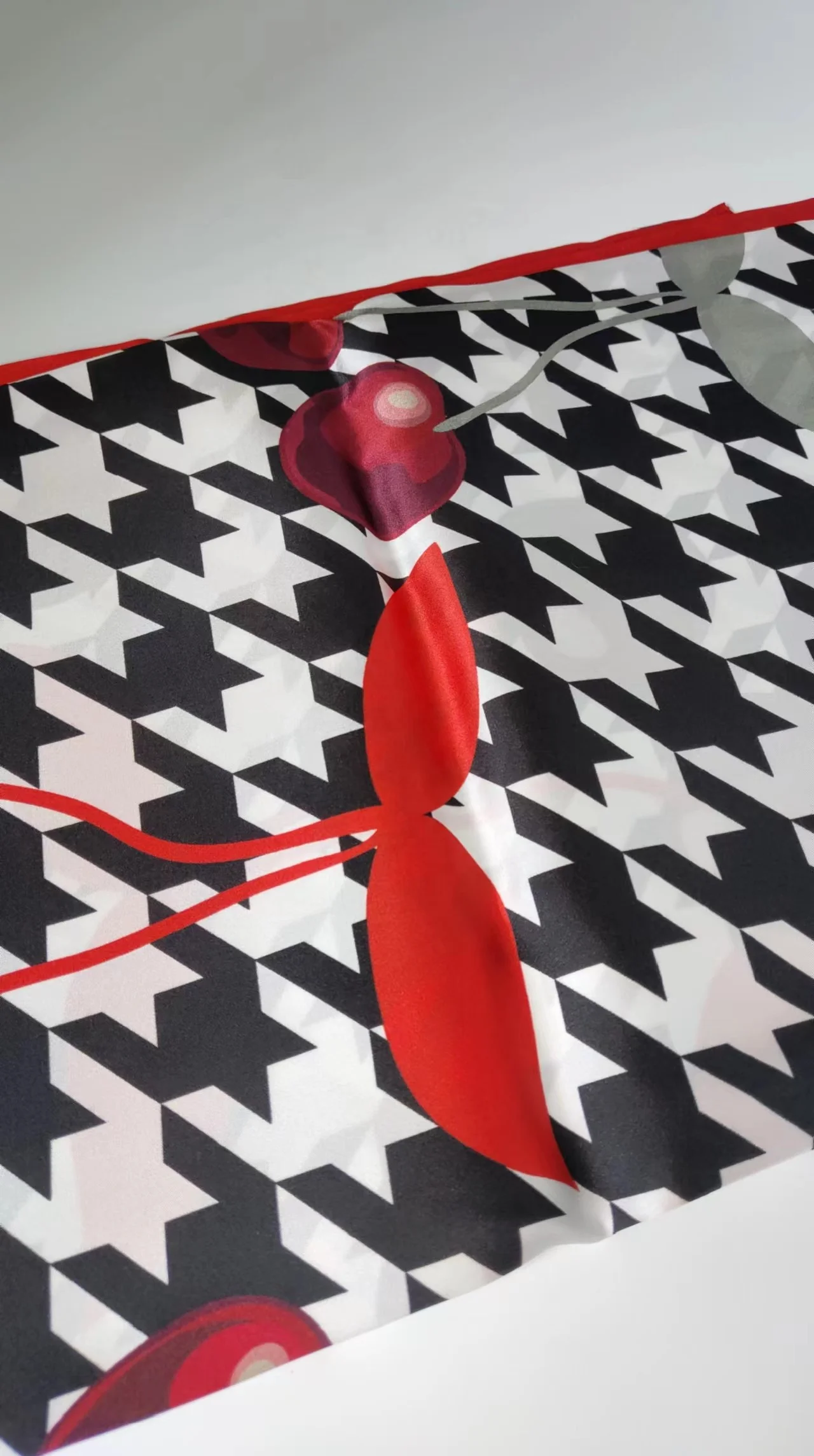 wholesale 16mm double-sided different color silk scarf large square scarf silk scarf