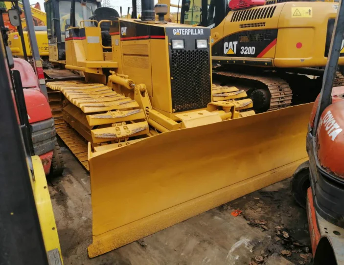 Оригинальное состояние бульдозер CAT D4C низкая