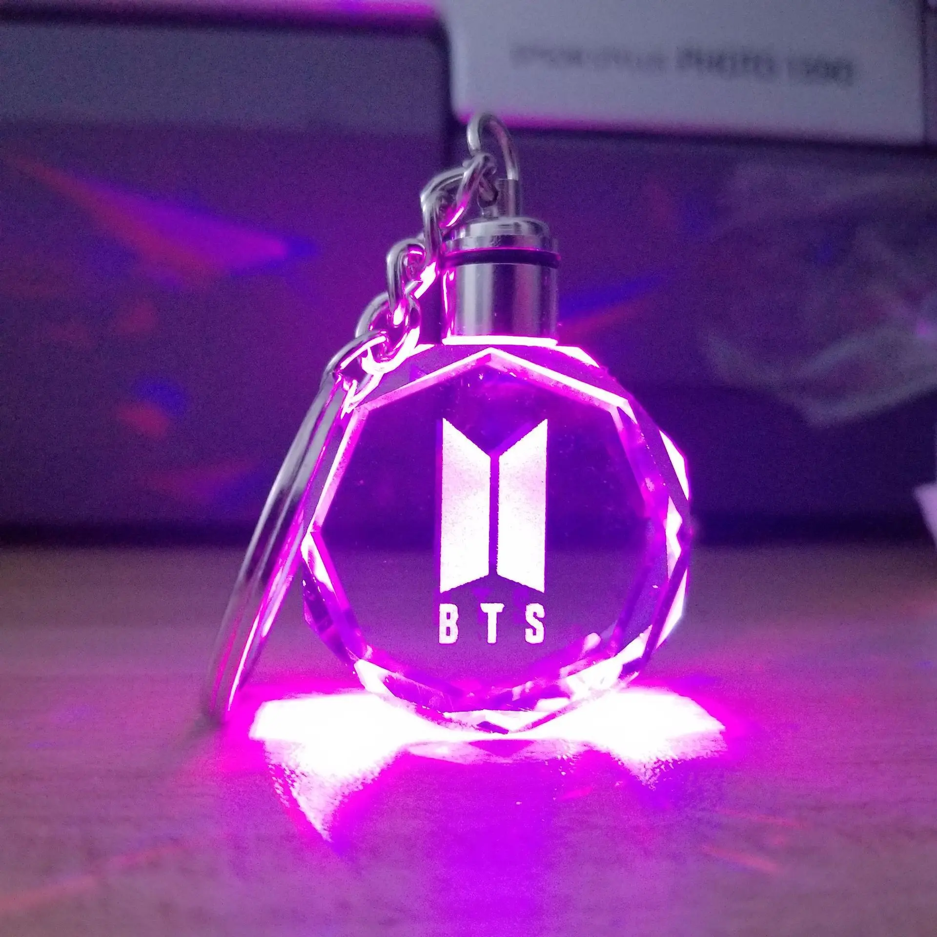 2021 Customized Kpop Bts Blackpink Got7 Exo Keychains Led Crystal Pendant Keychain