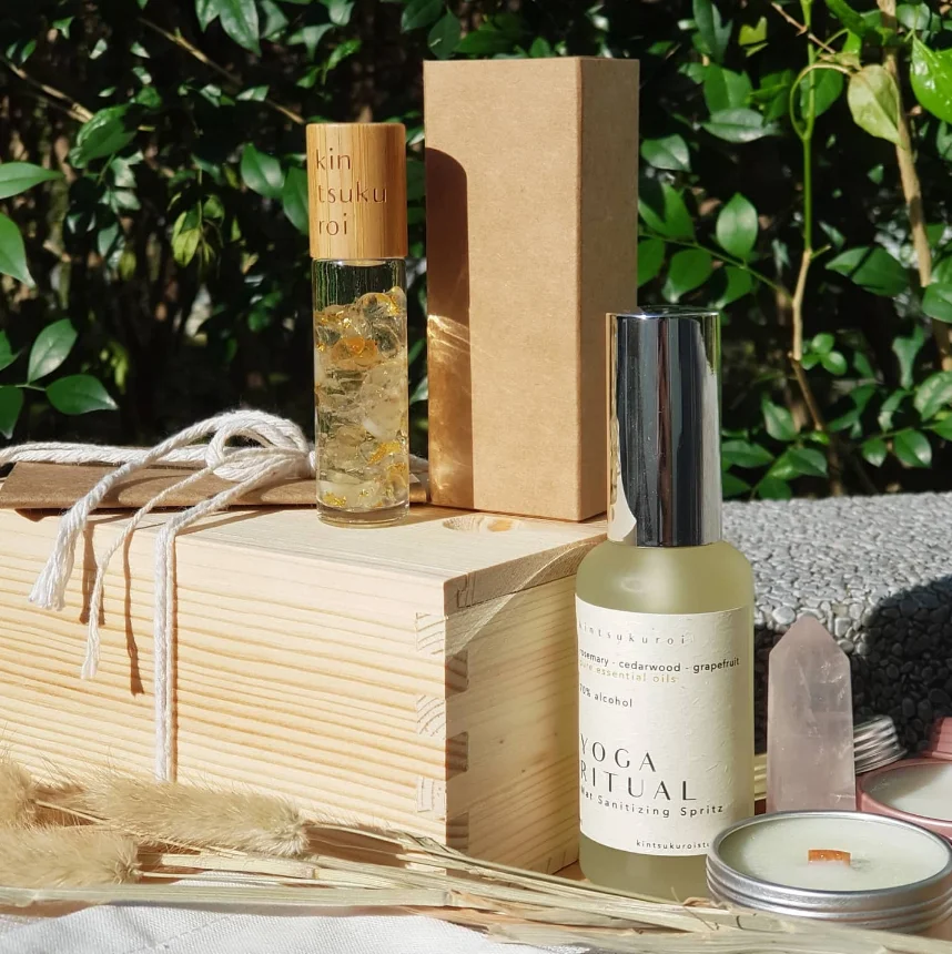 Wholesale Clear Essential Oil Perfume Gemstone Roll On Bottle 10ml Crystal Glass Roller Bottle With Bamboo Lid