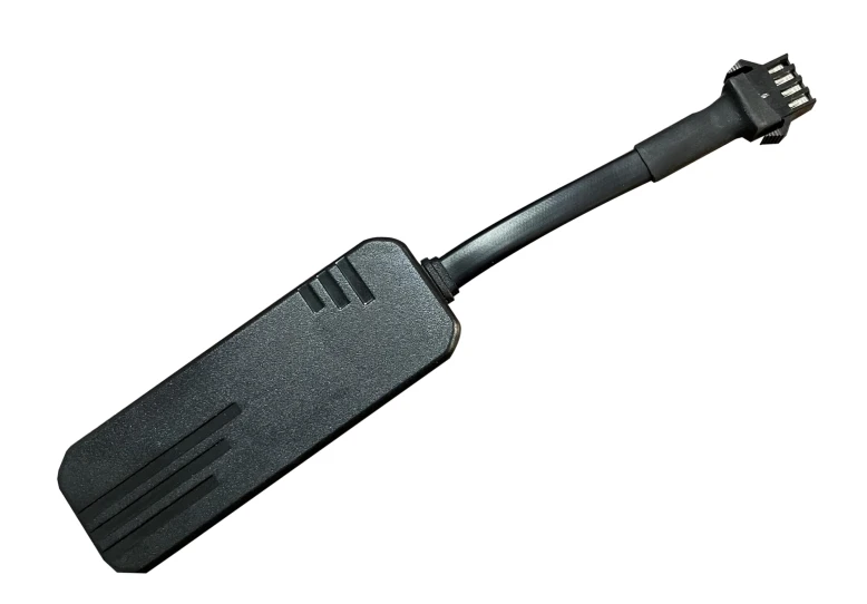 Лидер продаж лучшее качество LBS ACC обнаружение Live позиционирования автомобиля мотоцикла несколько транспортных средств 4G GPS J24 трекер