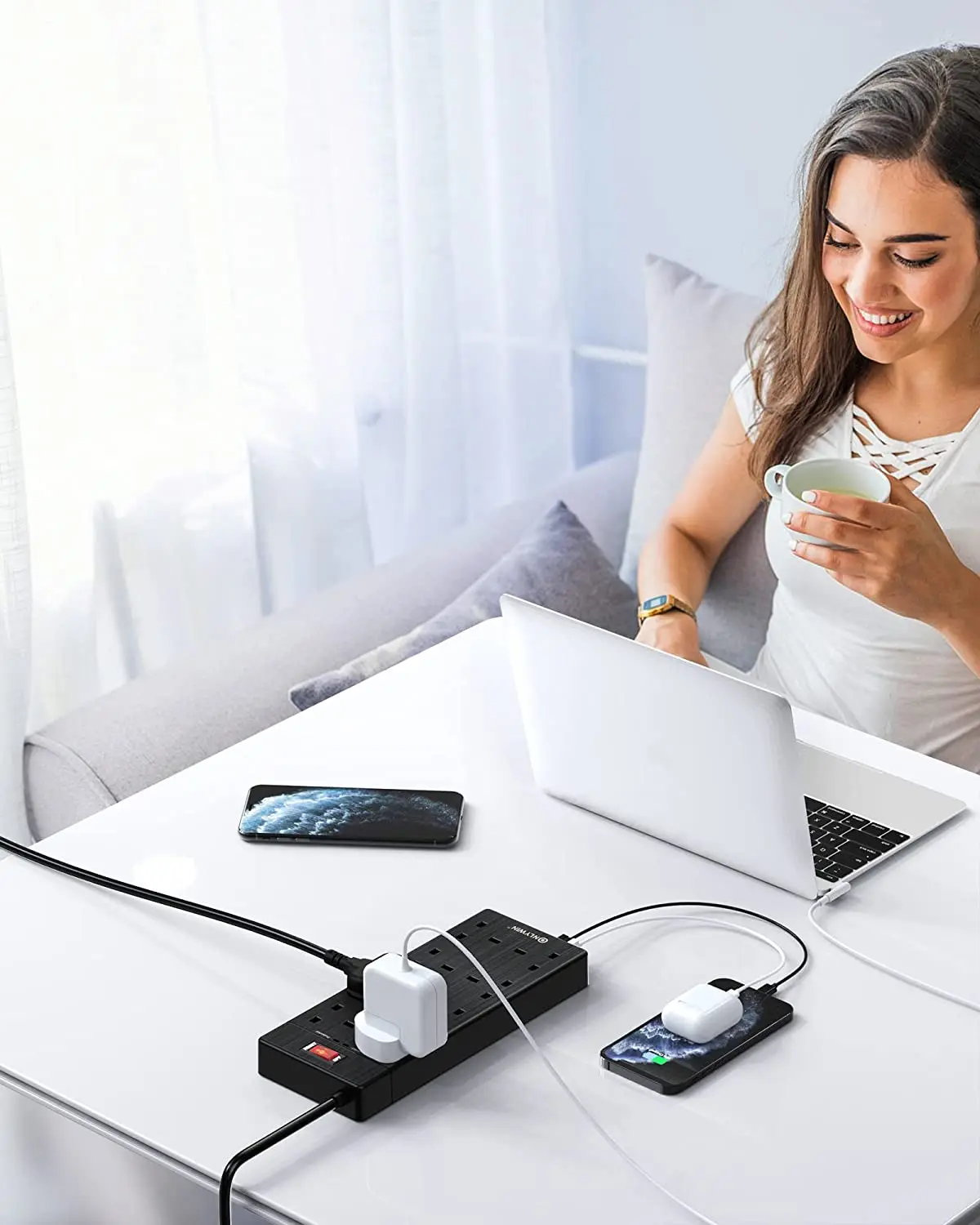 Universal UK Standard Surge Protector Wall Mount New Power Strip With USB Charging Ports 8 Way Outlet Extension Plug Socket