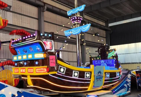 Fun games amusement park rides crazy flying car flying boat spaceship speeding pirate ship on track