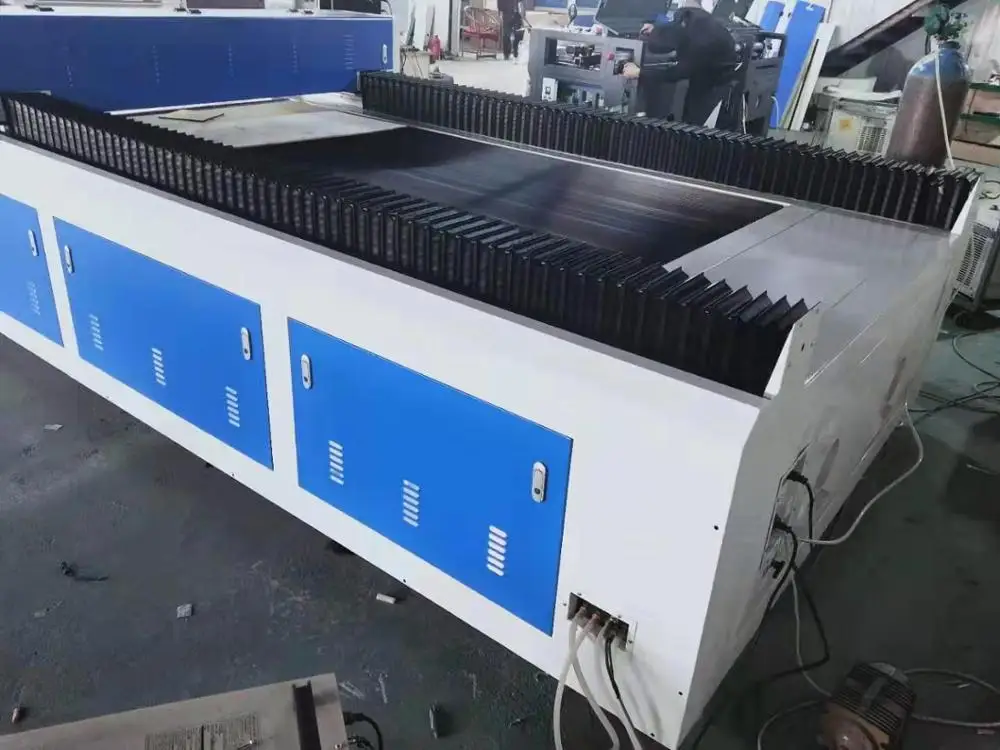 SHZR Low-Price 1530 300W Fiber Laser Pipe Cutting Machine Cutting Saw Machine Sheet Metal Laser Cutting Cnc Machine In India