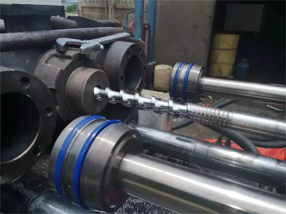 Second Hand 200 Ton Plastic Injection Machine MA 2000 Horizontal equipment For Sale