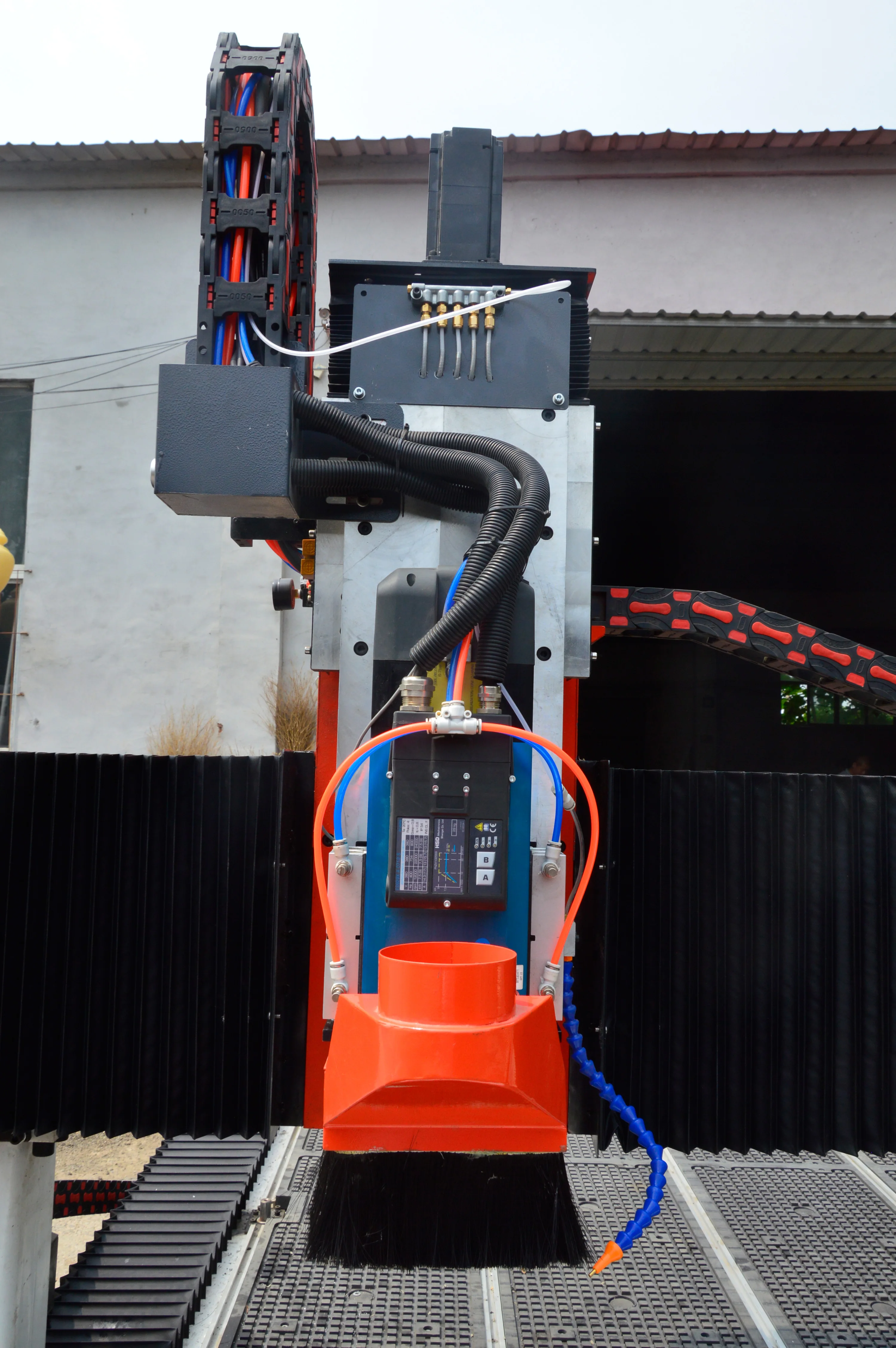 Machine for the production of wood furniture CNC router for wood carving pneumatic automatic CNC router 1325