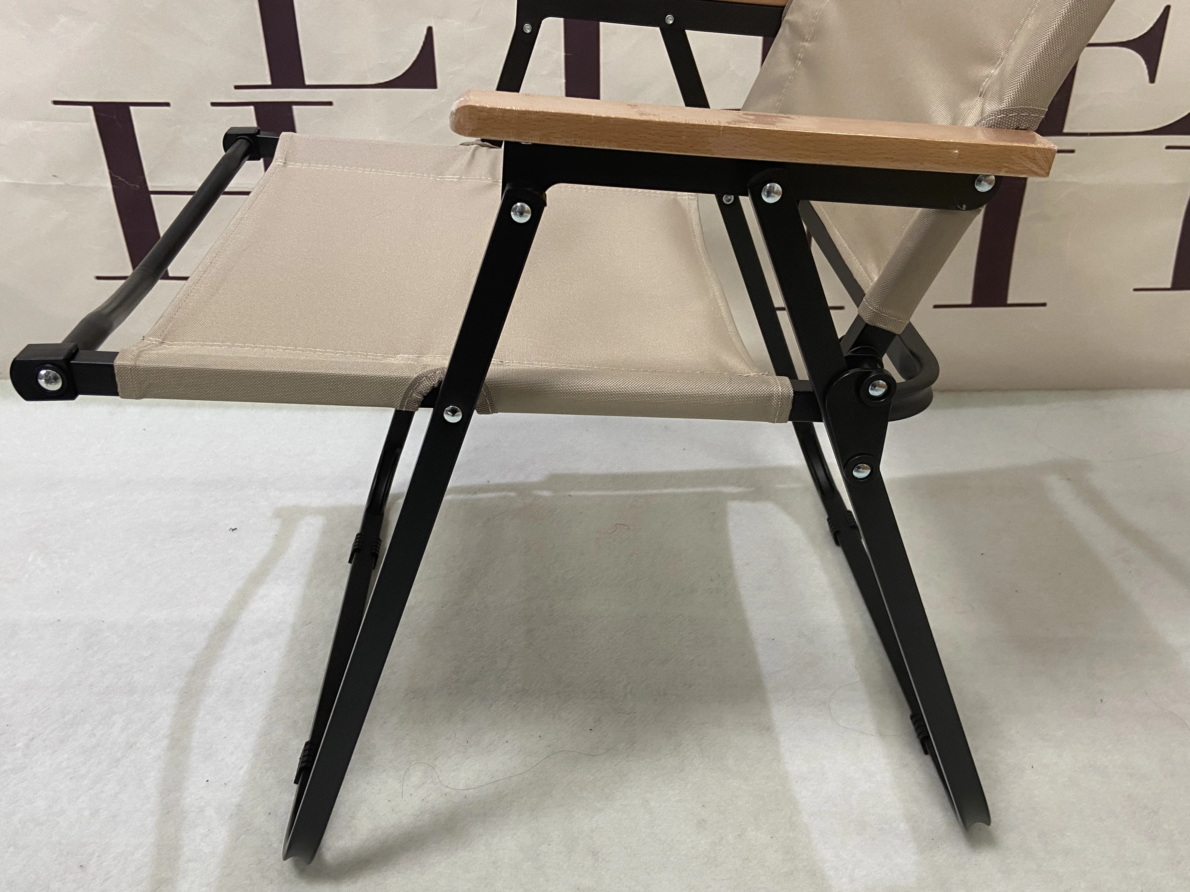 WILFSROF Professional Manufacture Padded Single Folding Chairs For Camping Events