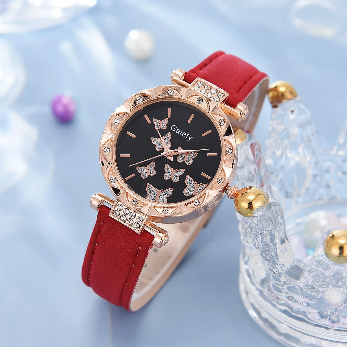 New Fashion Personality Simple Ladies Wristwatch Classic Women Diamond Butterfly Digital Leather Belt Watch